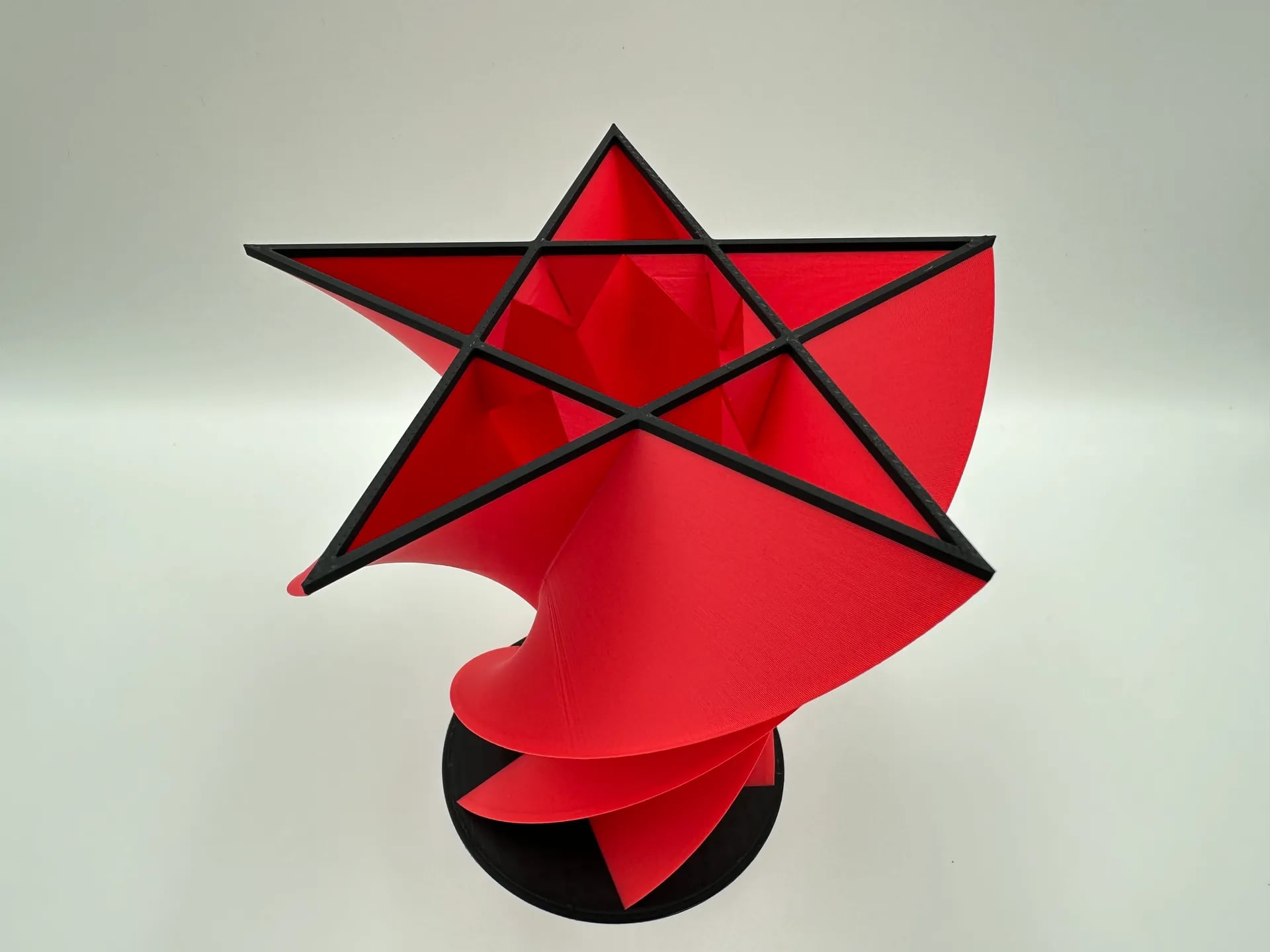 Twisted Pentagram Vase 3d model