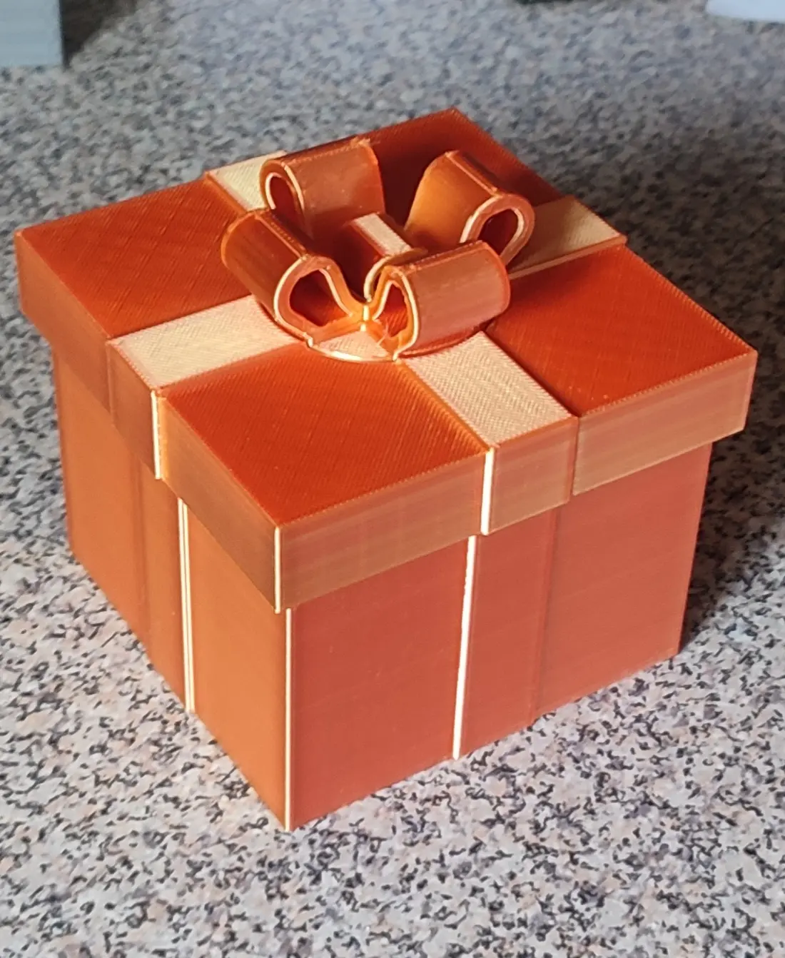 Printer: Creality K1
Filament: eryone silk gold and copper PLA
printed at 0.2mm with default settings