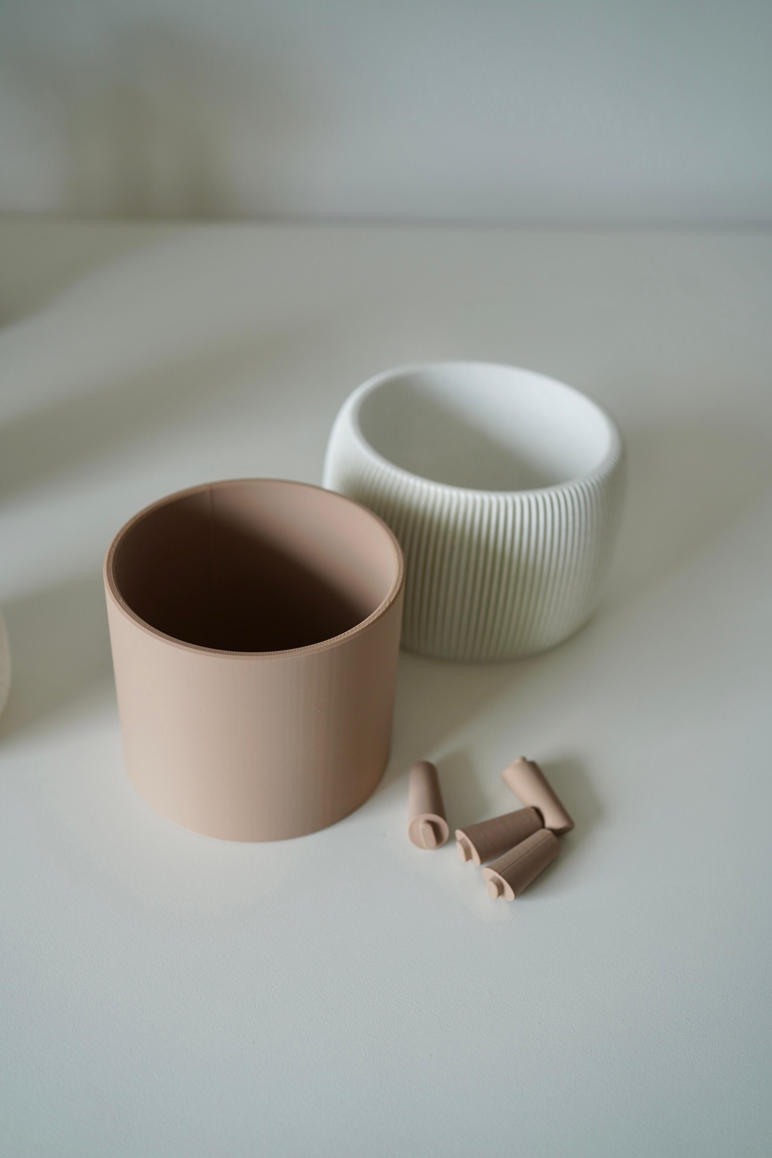 THALOR planter with legs 3d model