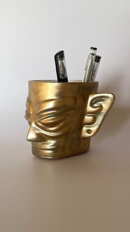 Alien face pen holder 3d model