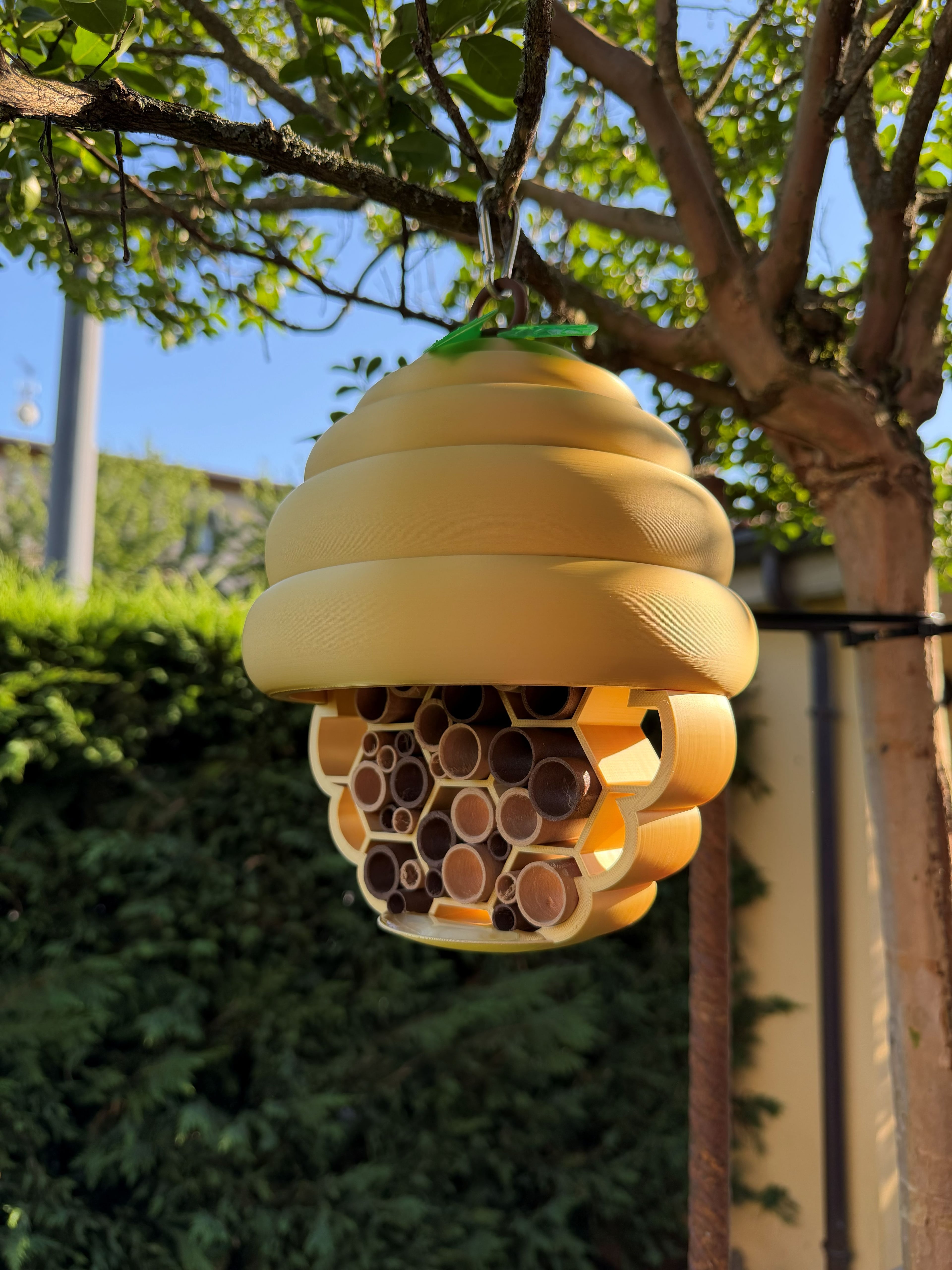 BEE HOUSE 3d model
