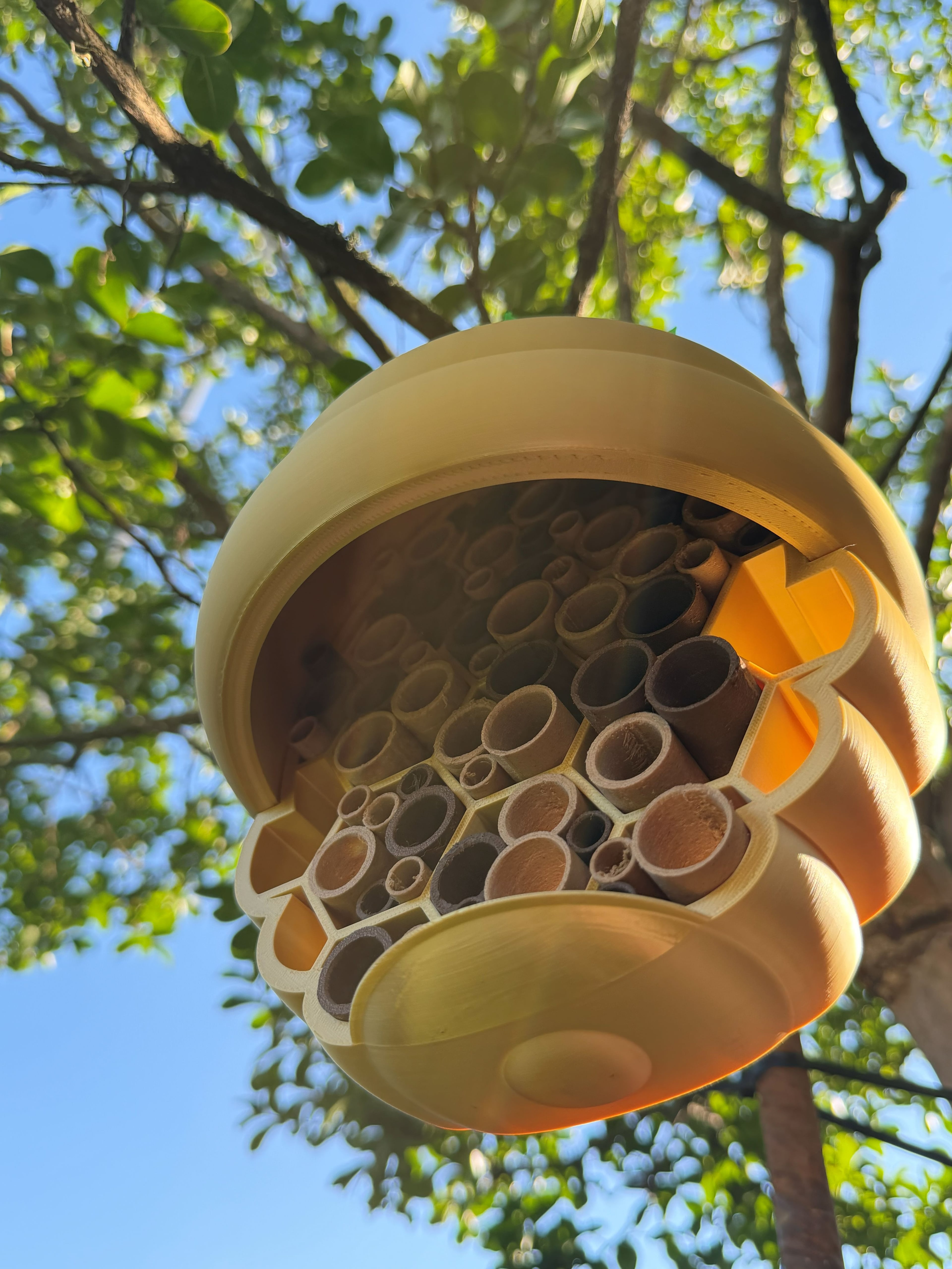 BEE HOUSE 3d model