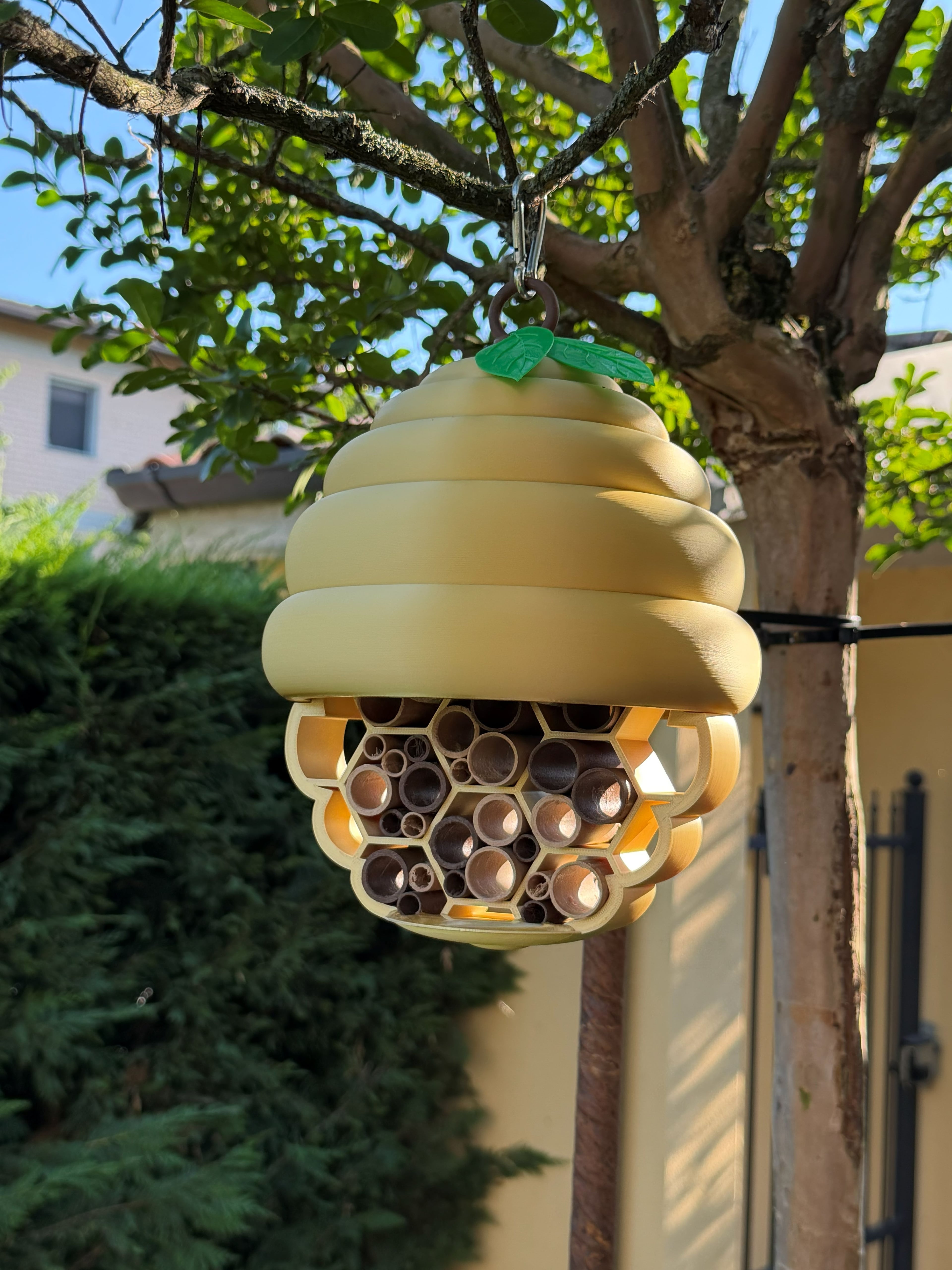 BEE HOUSE 3d model