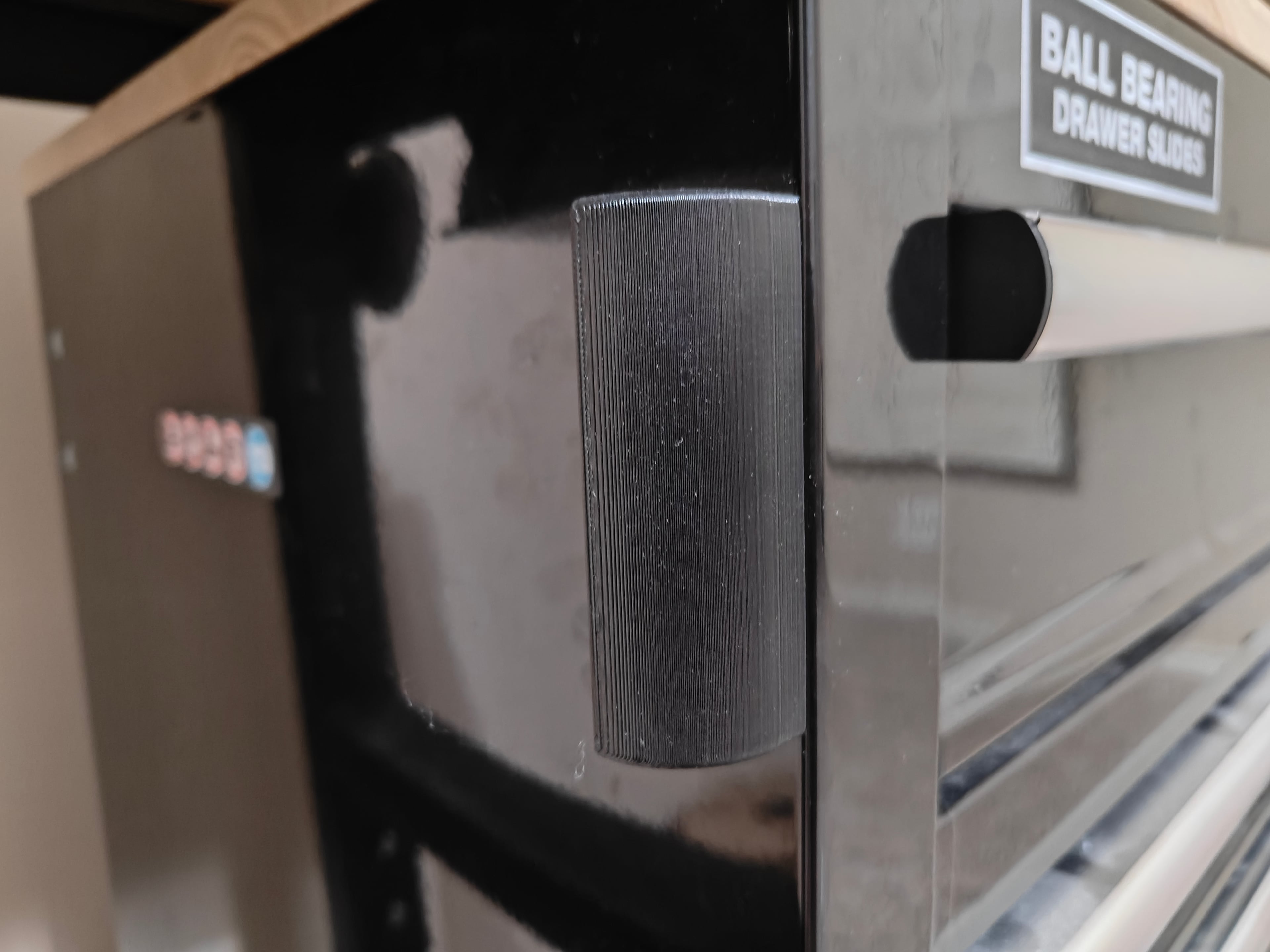 Vertical Handles for Yukon 12-Drawer Tool Cabinet 3d model