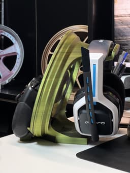 RSE102 Style Controller & Headphone Stand 3d model