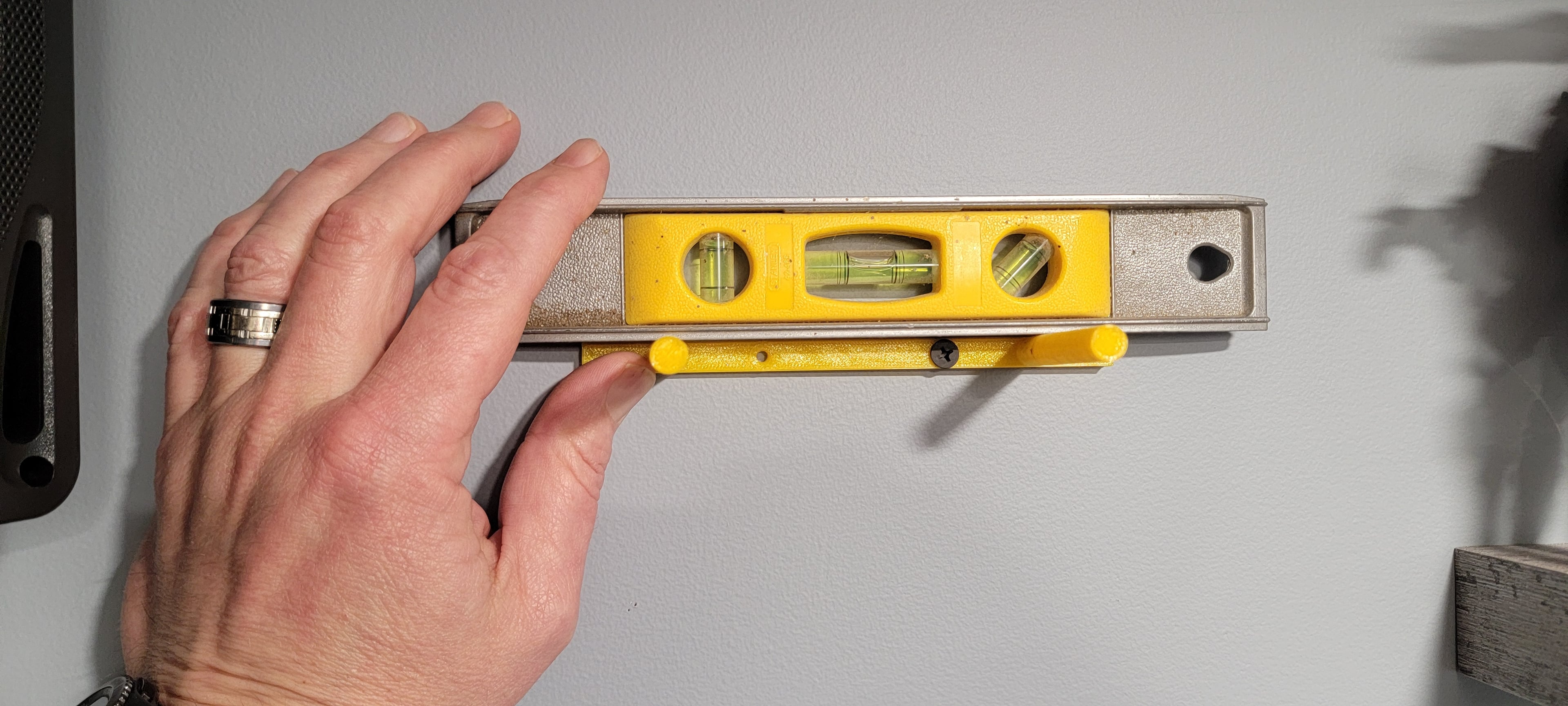 Floating Shelf for 3D printed bears 3d model