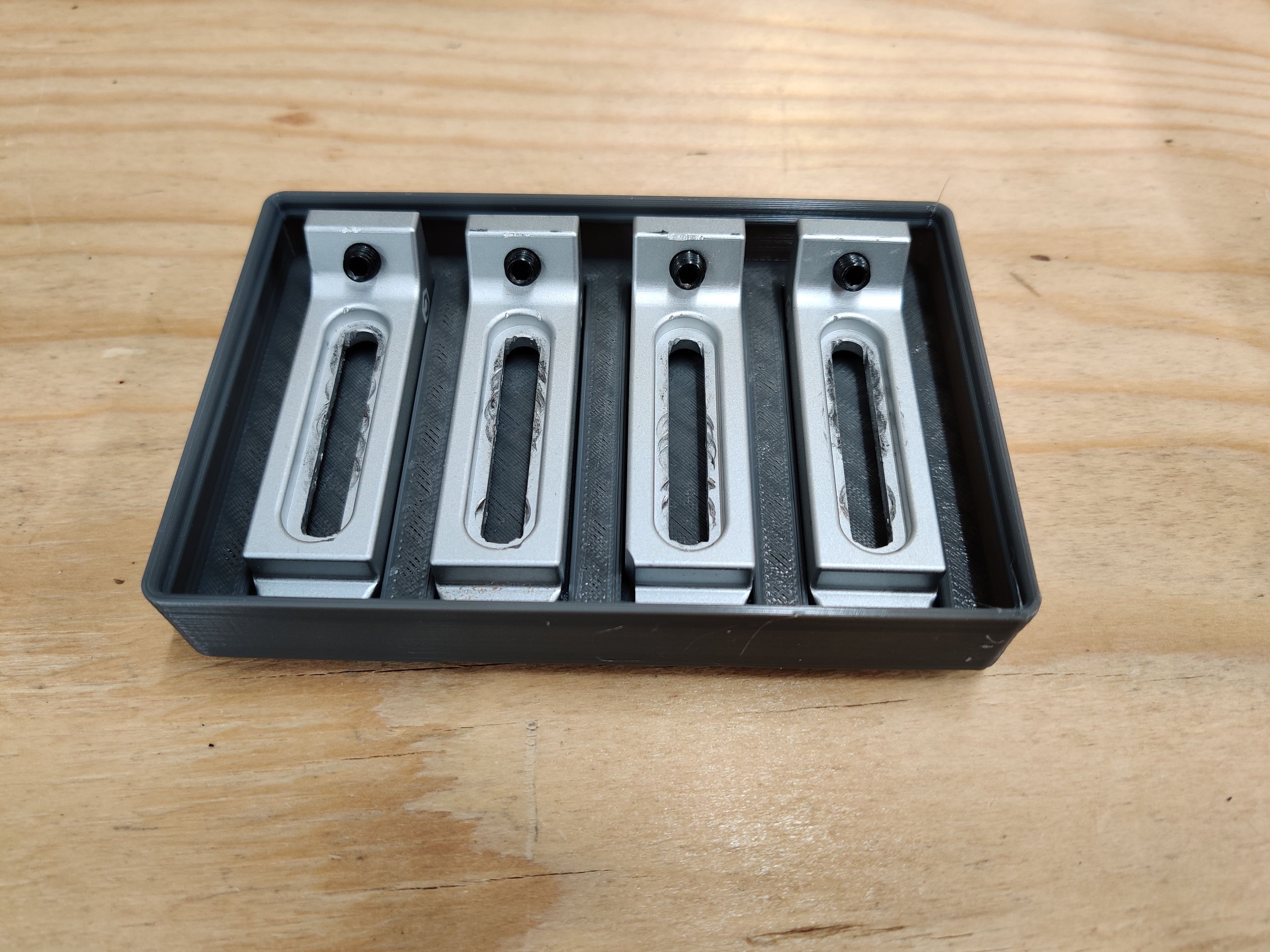 Gridfinity - Carbide3D Gator Clamp Holder 3d model
