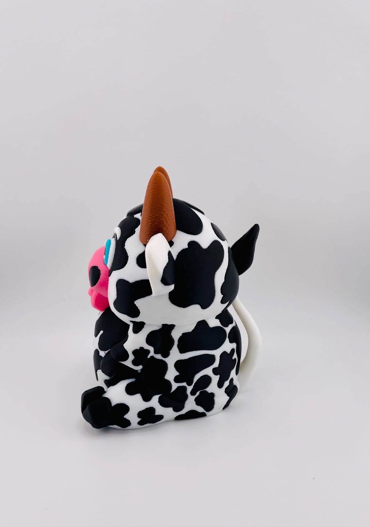 Spotted Cow Sitting 3d model