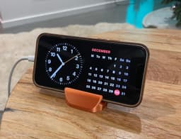iPhone Charging Stand (2 versions) 3d model
