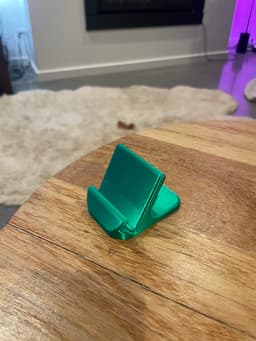 iPhone Charging Stand (2 versions) 3d model
