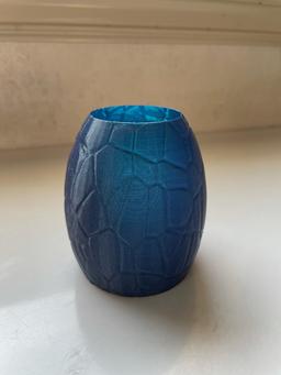 Dragon egg vase