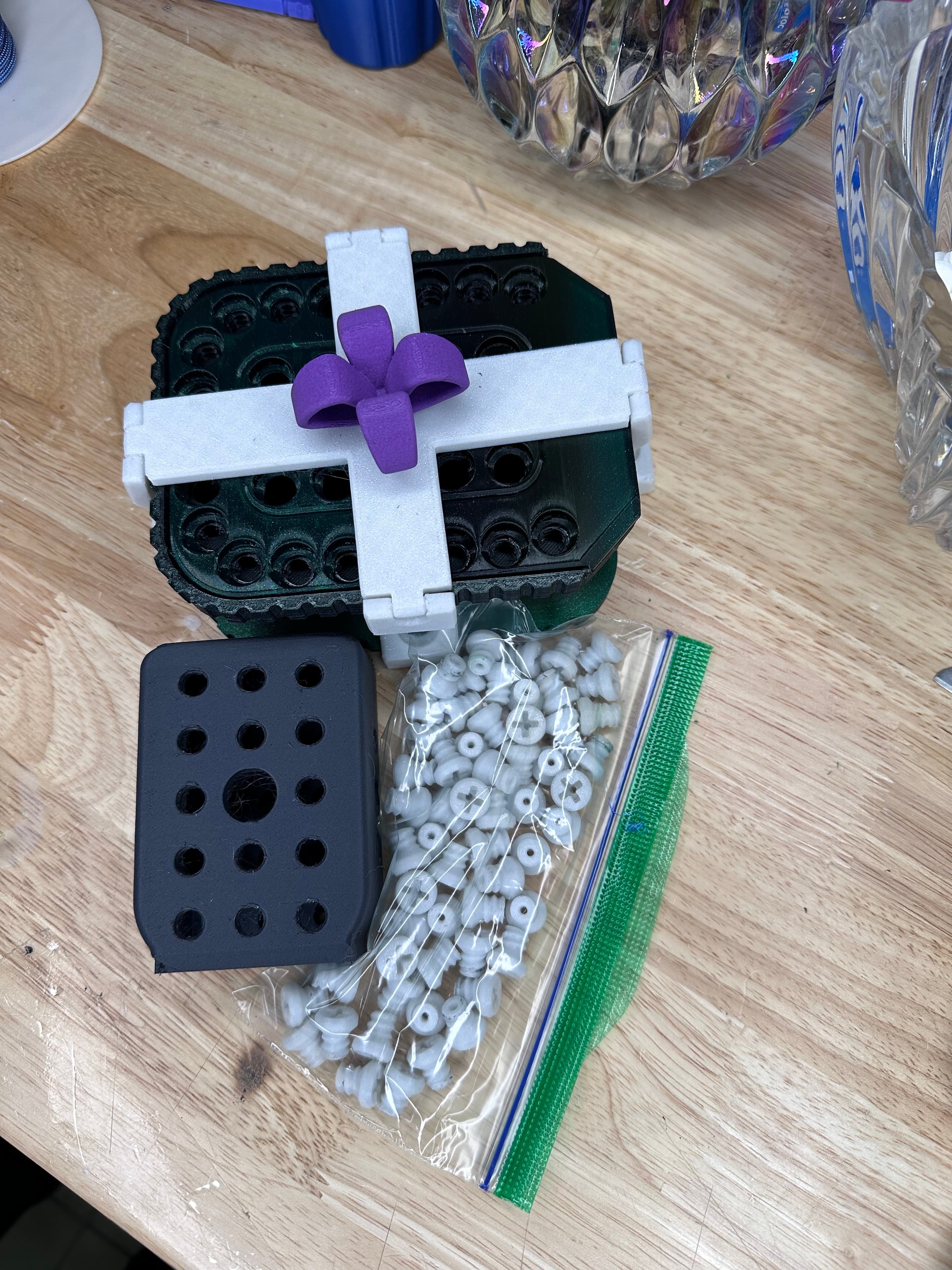Annoying Mini Gift Box #2 - Print in Place, Articulates, Cash or Card gift boxes 3d model