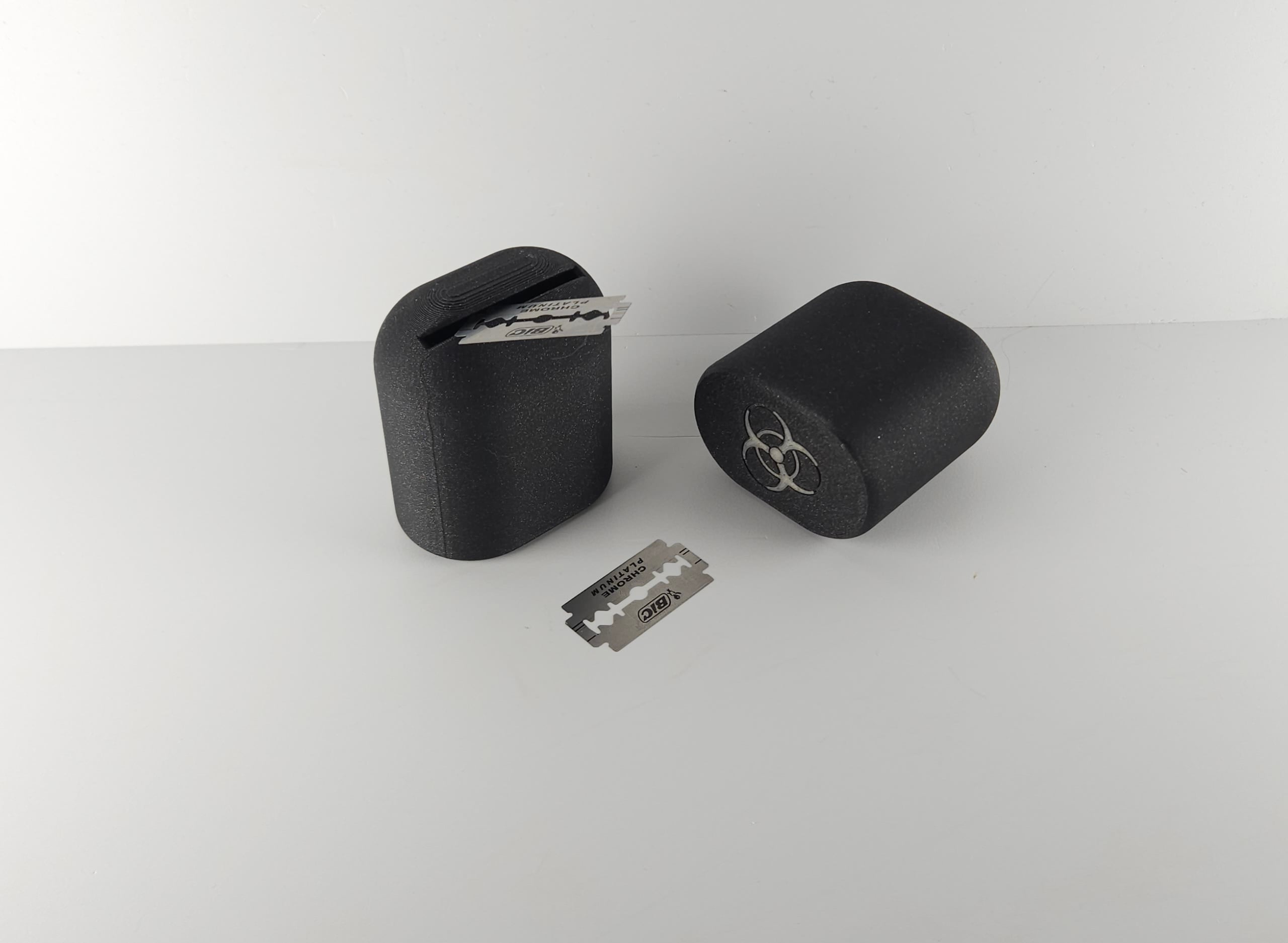 Razor Disposal Bin 3d model