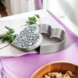 Decorative Heart Box with Lid 3d model
