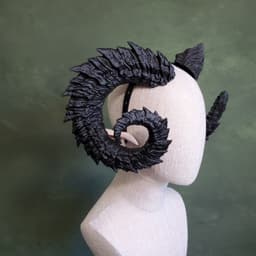 Pyrus | Spiked Curled Horns with Multiple Sizes 3d model