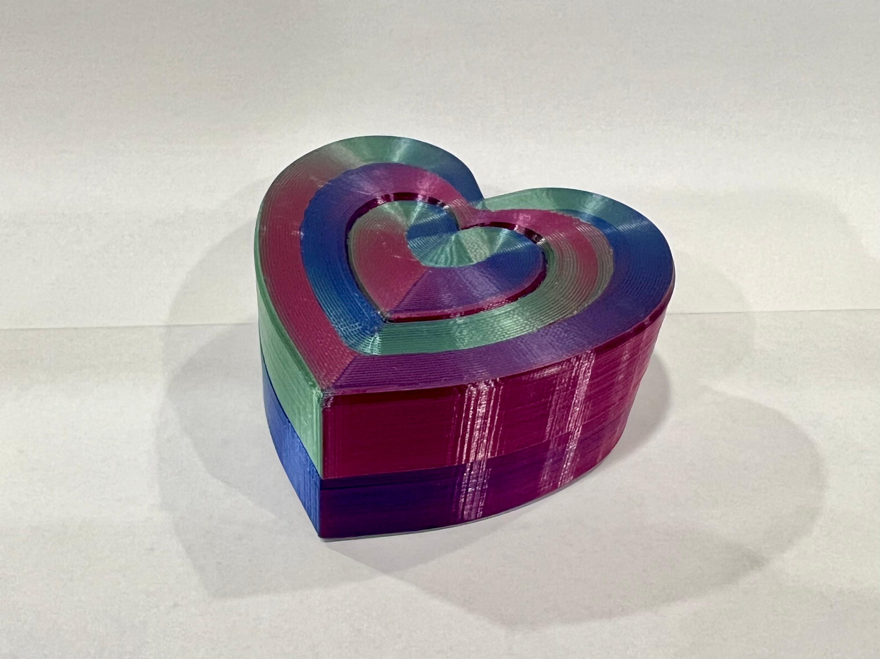 Print in Place Remix of Simple Heart Box 3d model