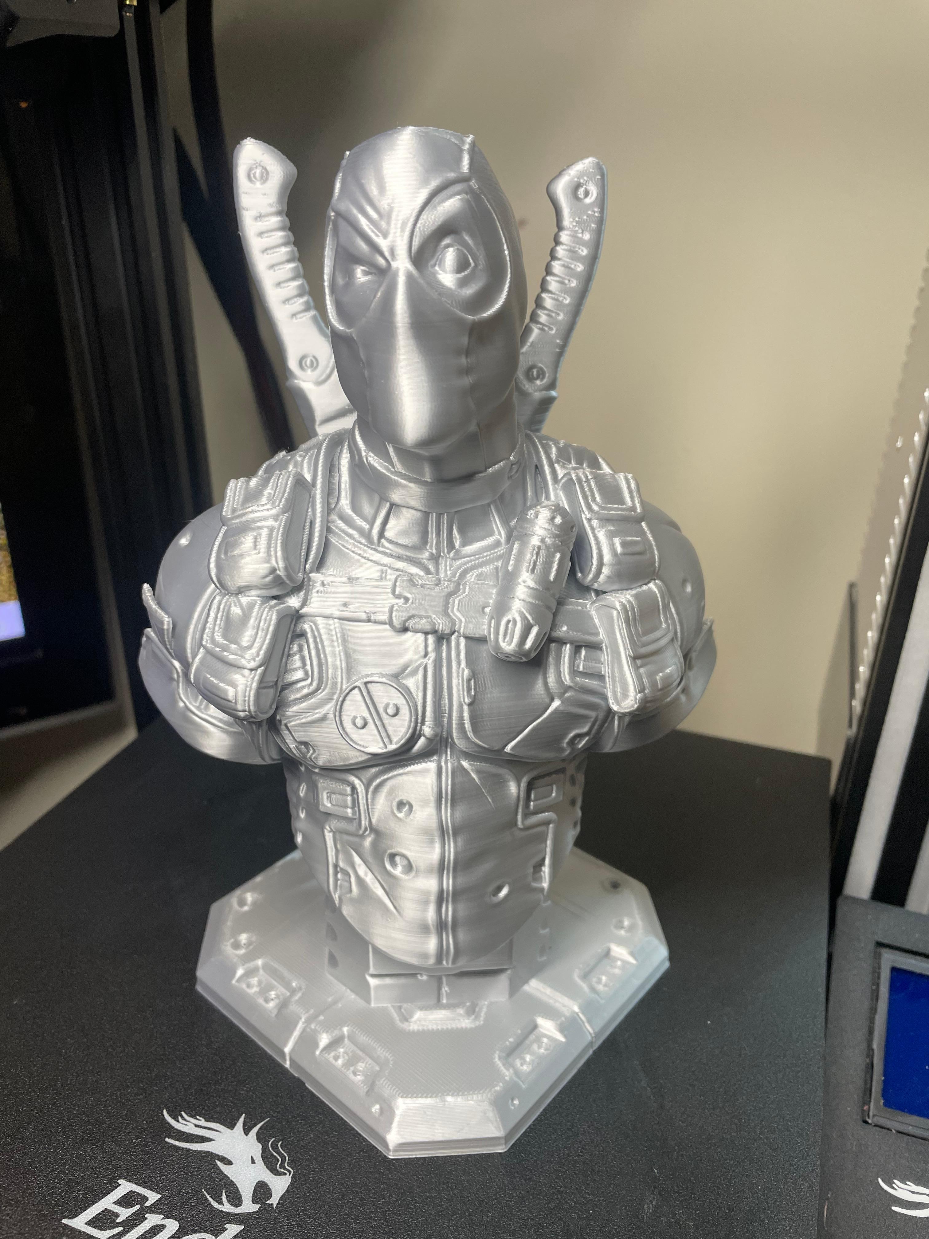 Deadpool bust (Remastered Supportless Edition) (fan art) - printed on an ender 3 neo
200mm high
silver pla at 210c
14 hour print - 3d model