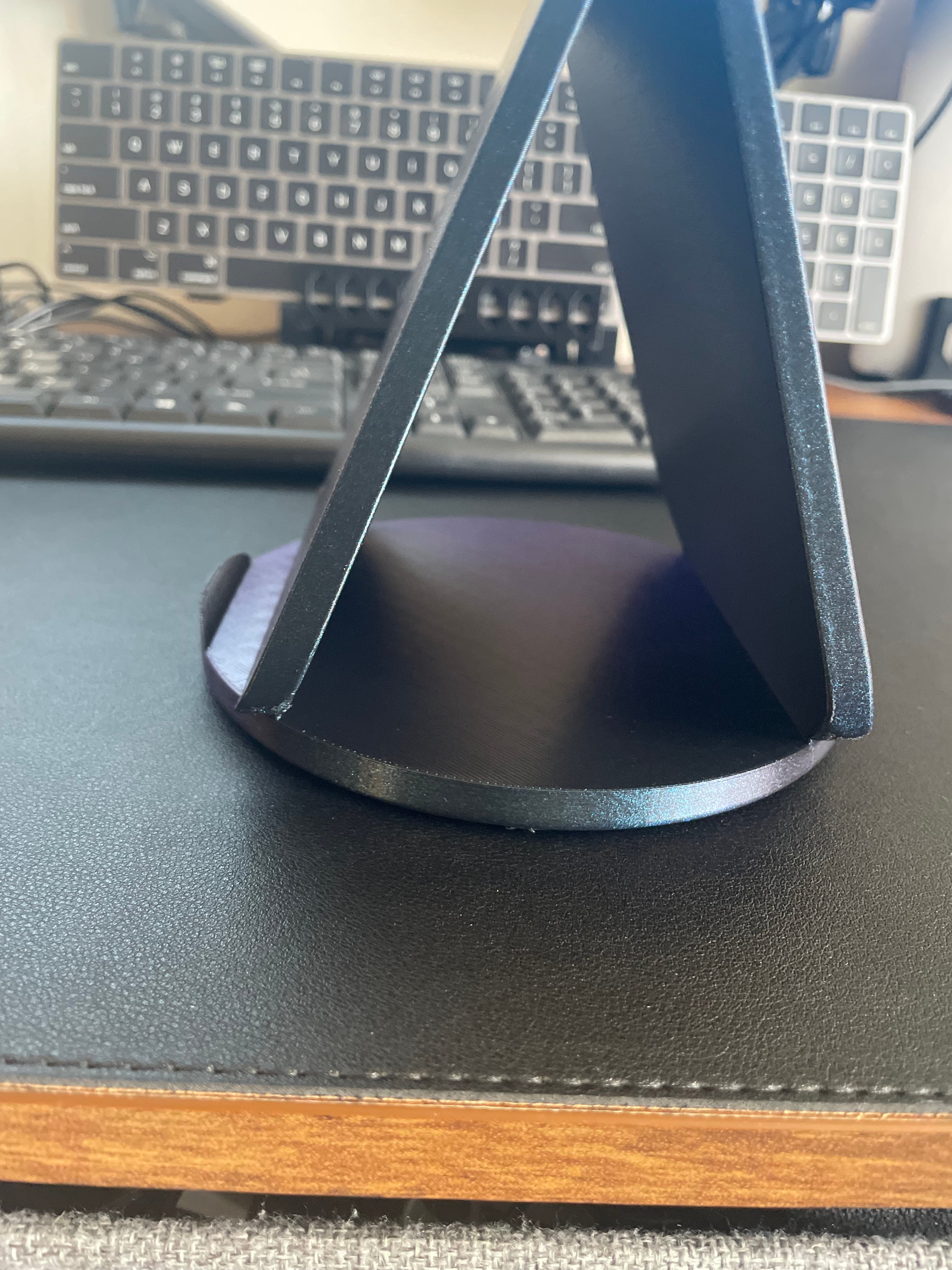 Book and tablet stand.stl 3d model