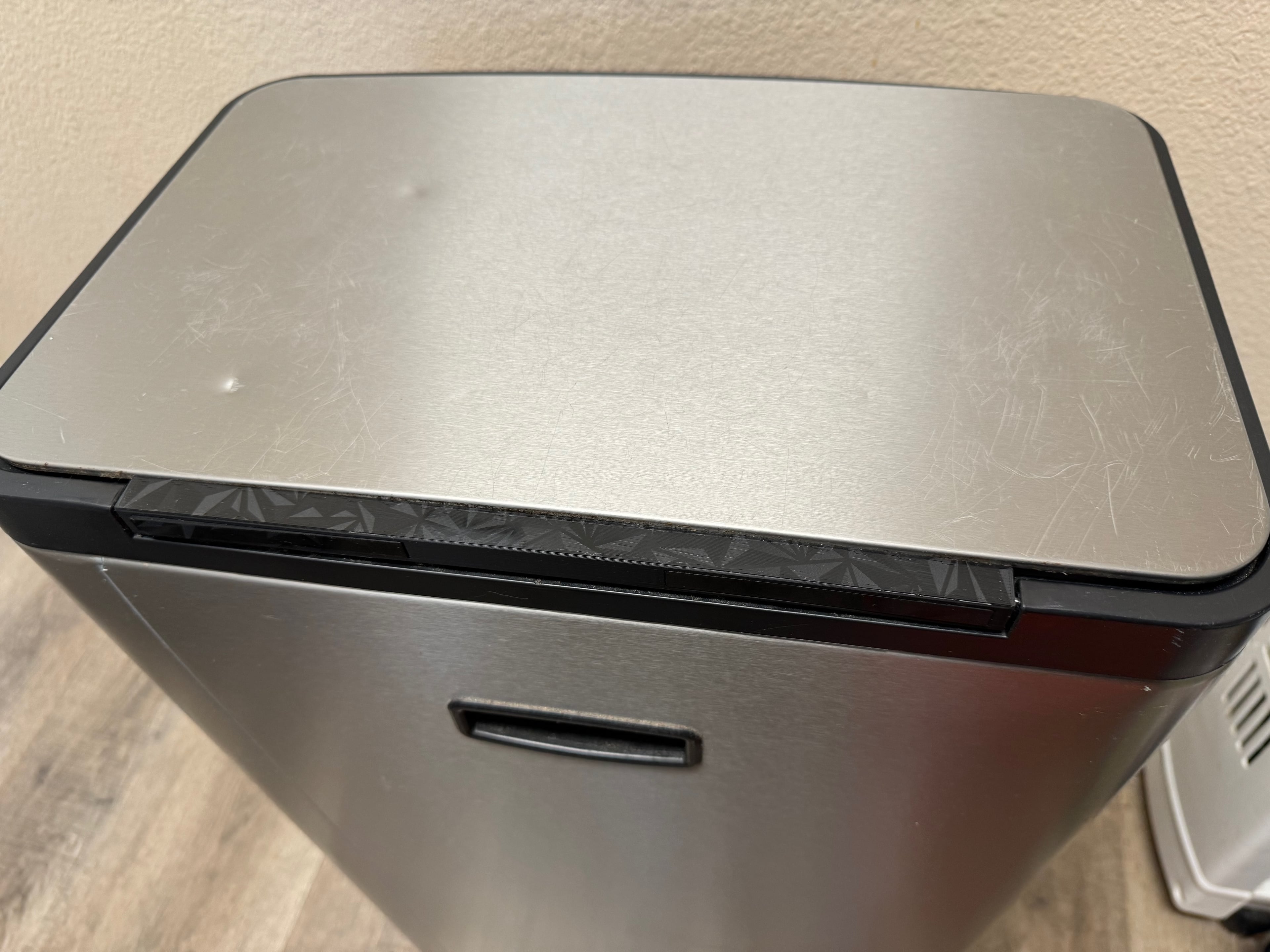 Trash Can Hinge Replacement 3d model