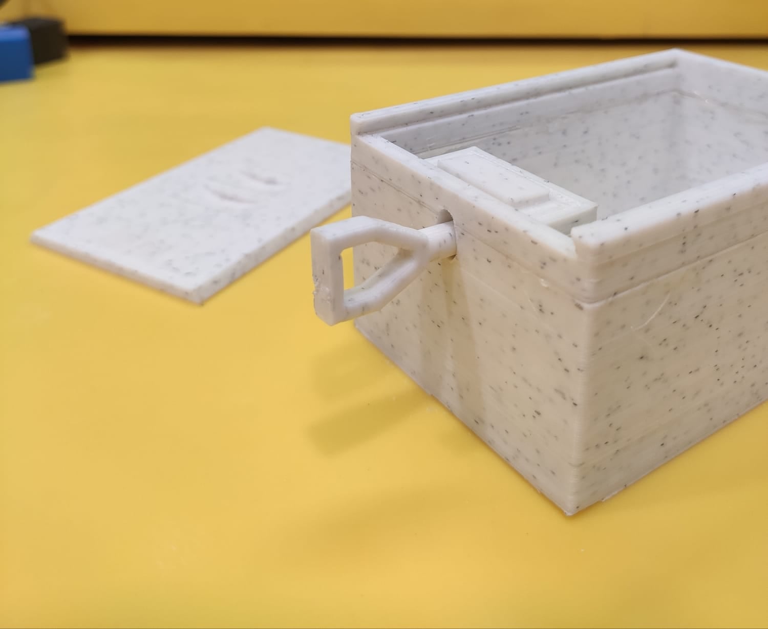 Sliding Dovetail Lock Box with Key 3d model
