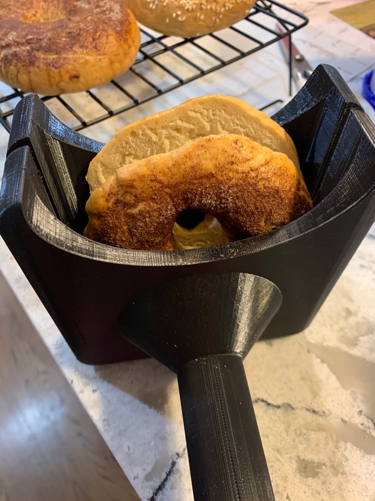 Hands-off Bagel Slicer /Cutter 3d model