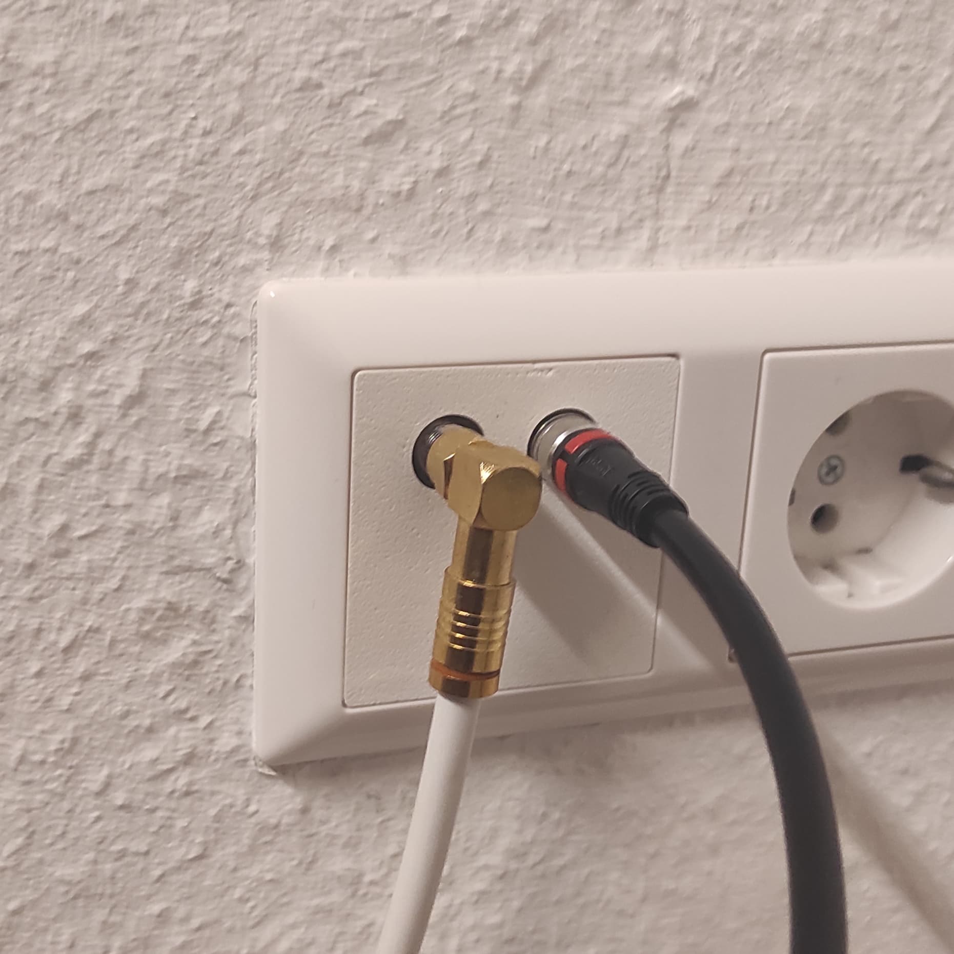 Vodafone 4 Port Cable TV Socket Cover - Germany 3d model