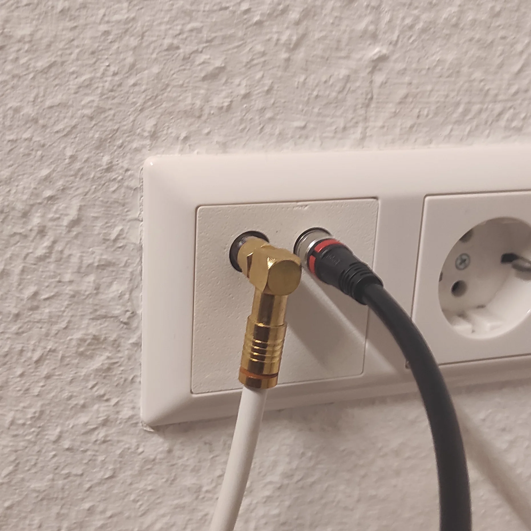 Vodafone 4 Port Cable TV Socket Cover - Germany 3d model