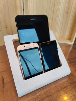 Tablet and Smartphone Organizer