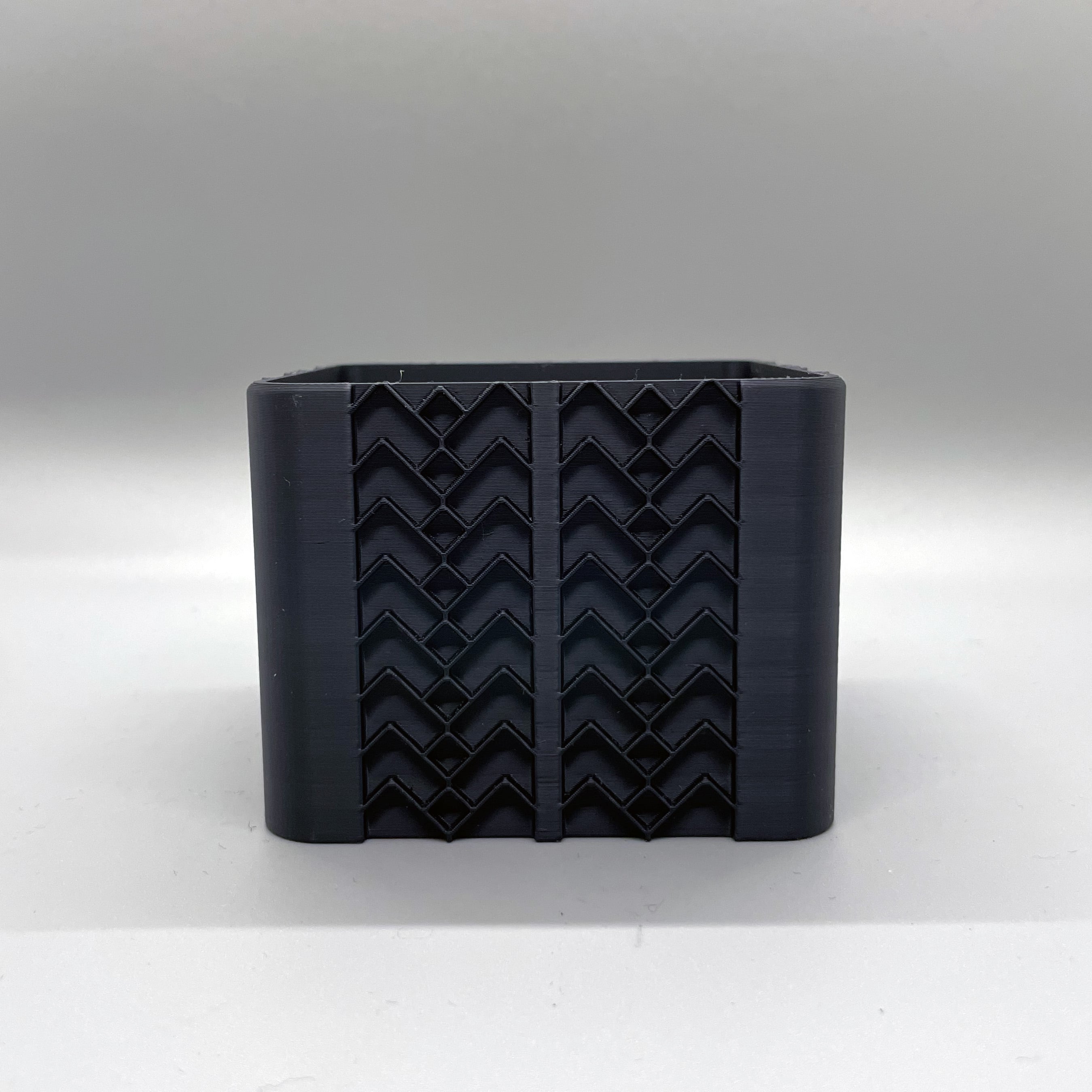 Succulent Pot (Python Pattern) 3d model