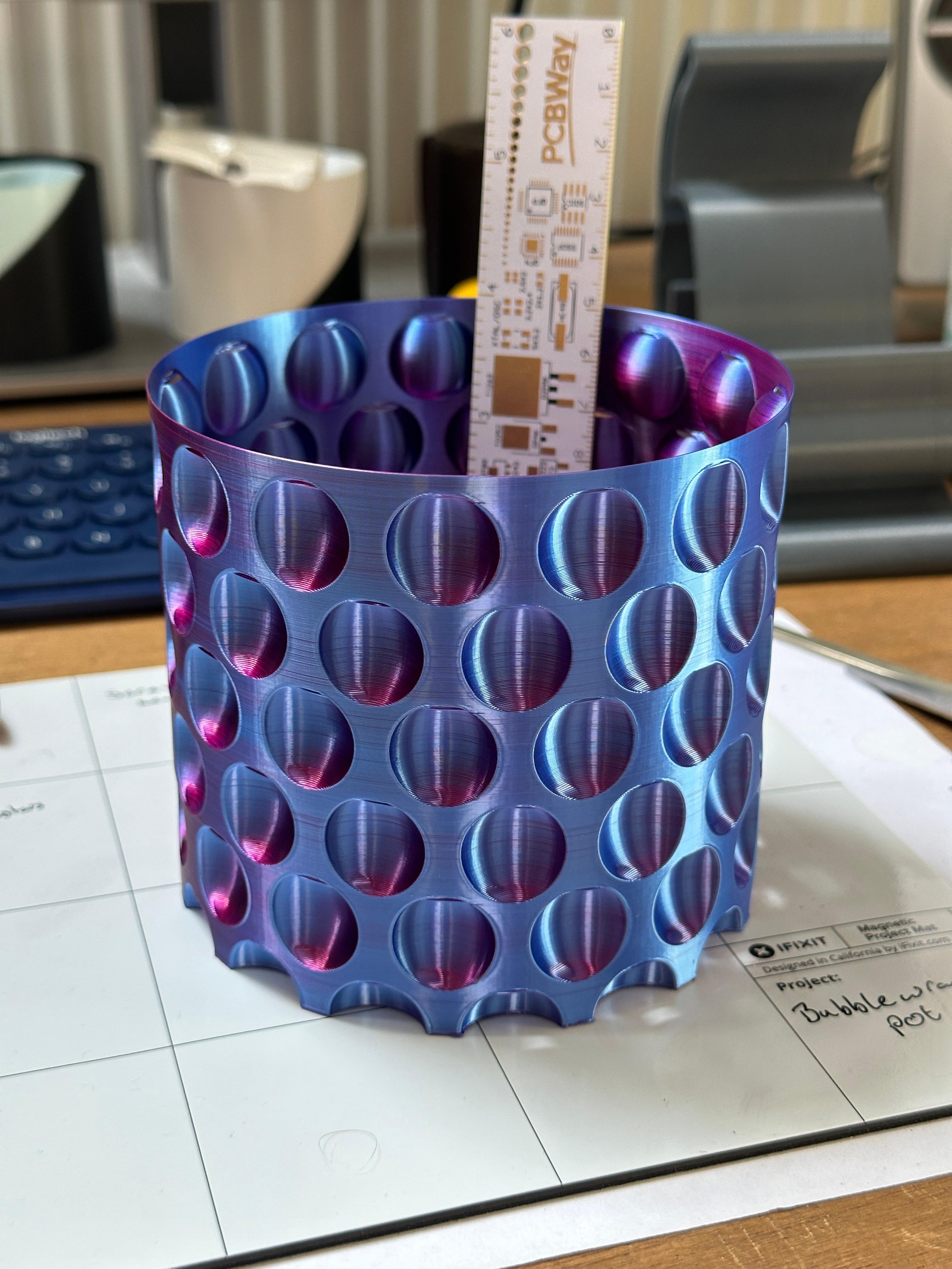 Bubble wrap vase - BackToSchool 3d model