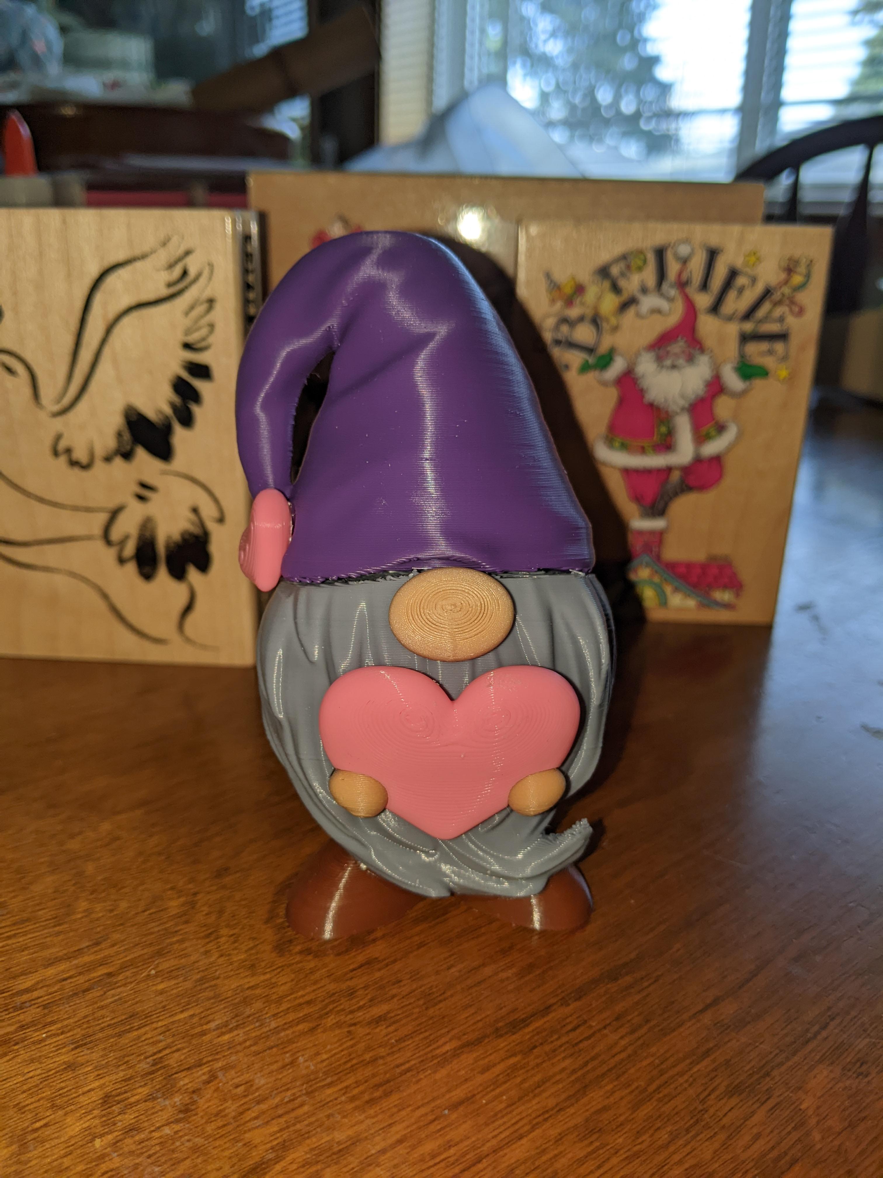 Valentines Gnome - My wife loves this early Valentines Day gift. I gave it to her early because I printed enough parts for two more models except the Beard, Hat and Body, so she could choose the colors. - 3d model