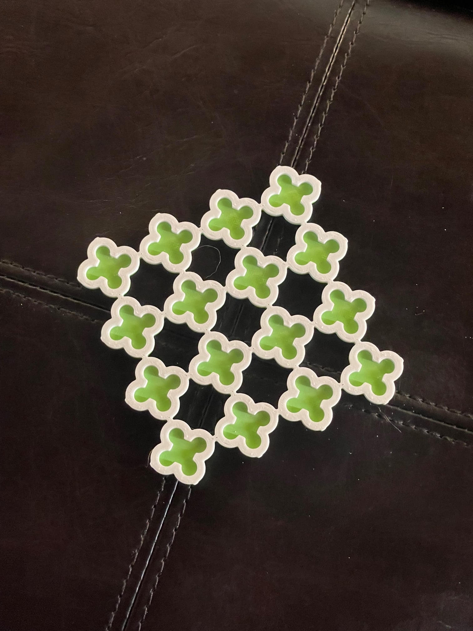 Quatrefoil 1 Retro Coaster 3d model