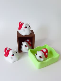 Ghosty Snails and Grassy Organizers 3d model