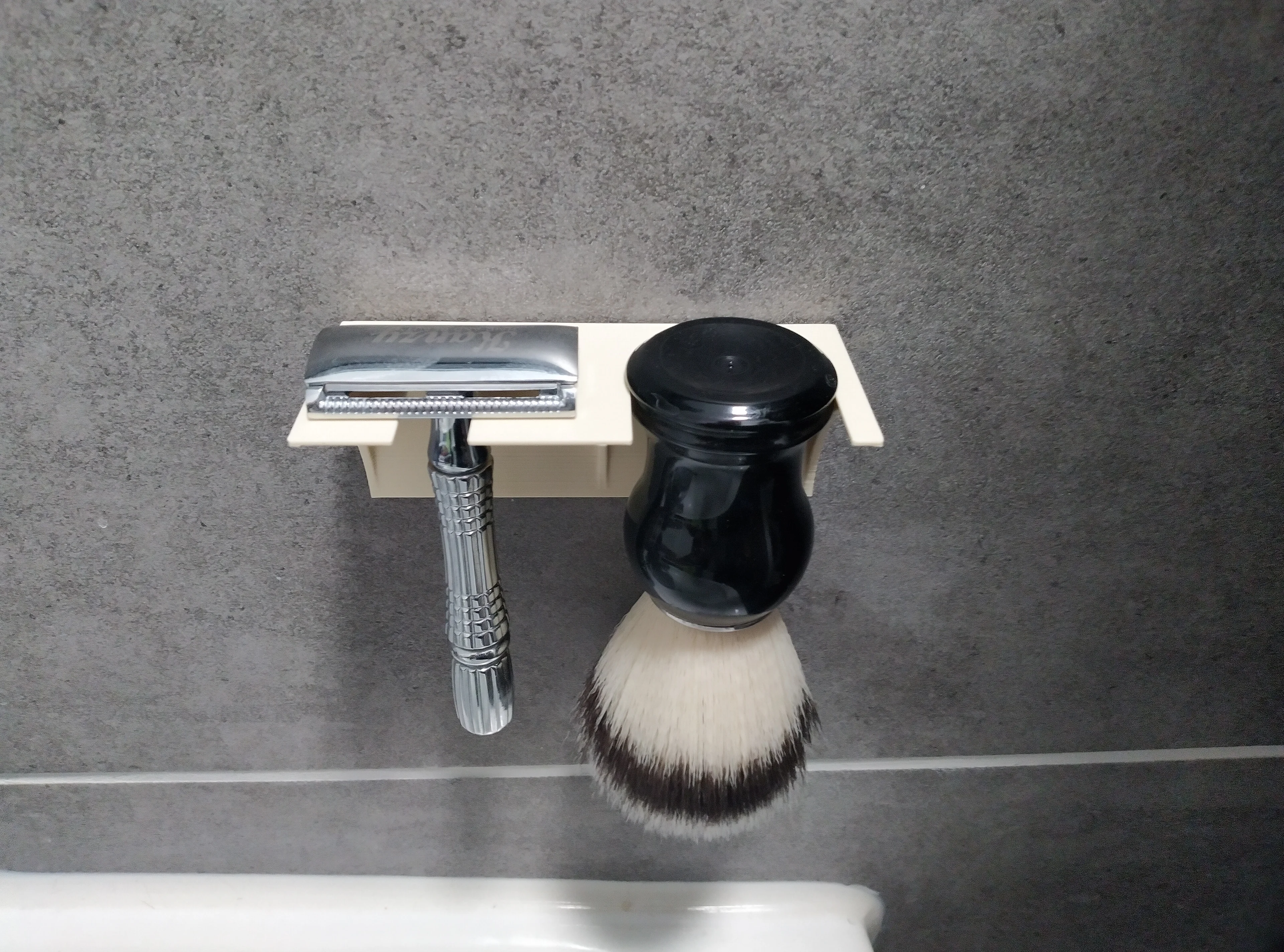 Razor and shaving brush holder - The holder in use - 3d model