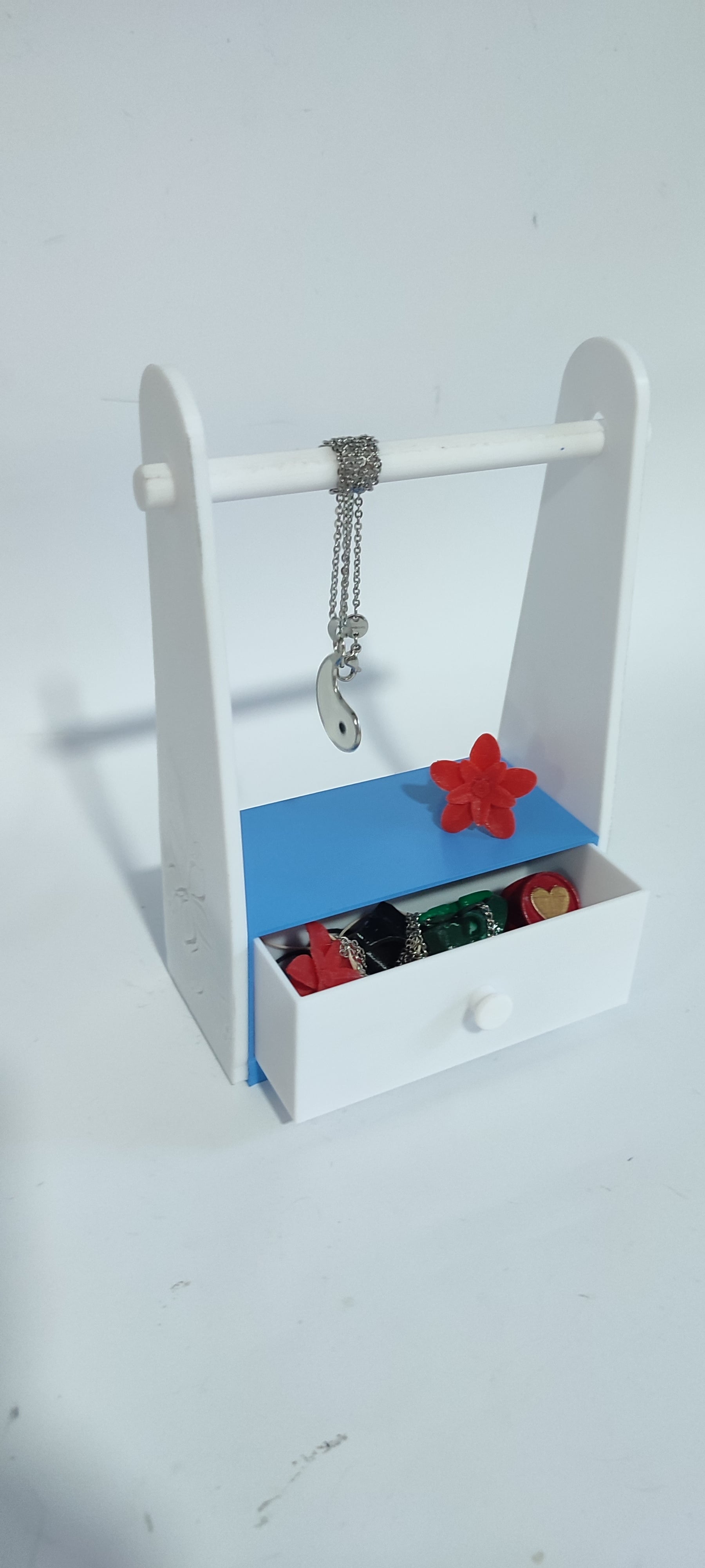 ELEGANT JEWELRY HOLDER 3d model
