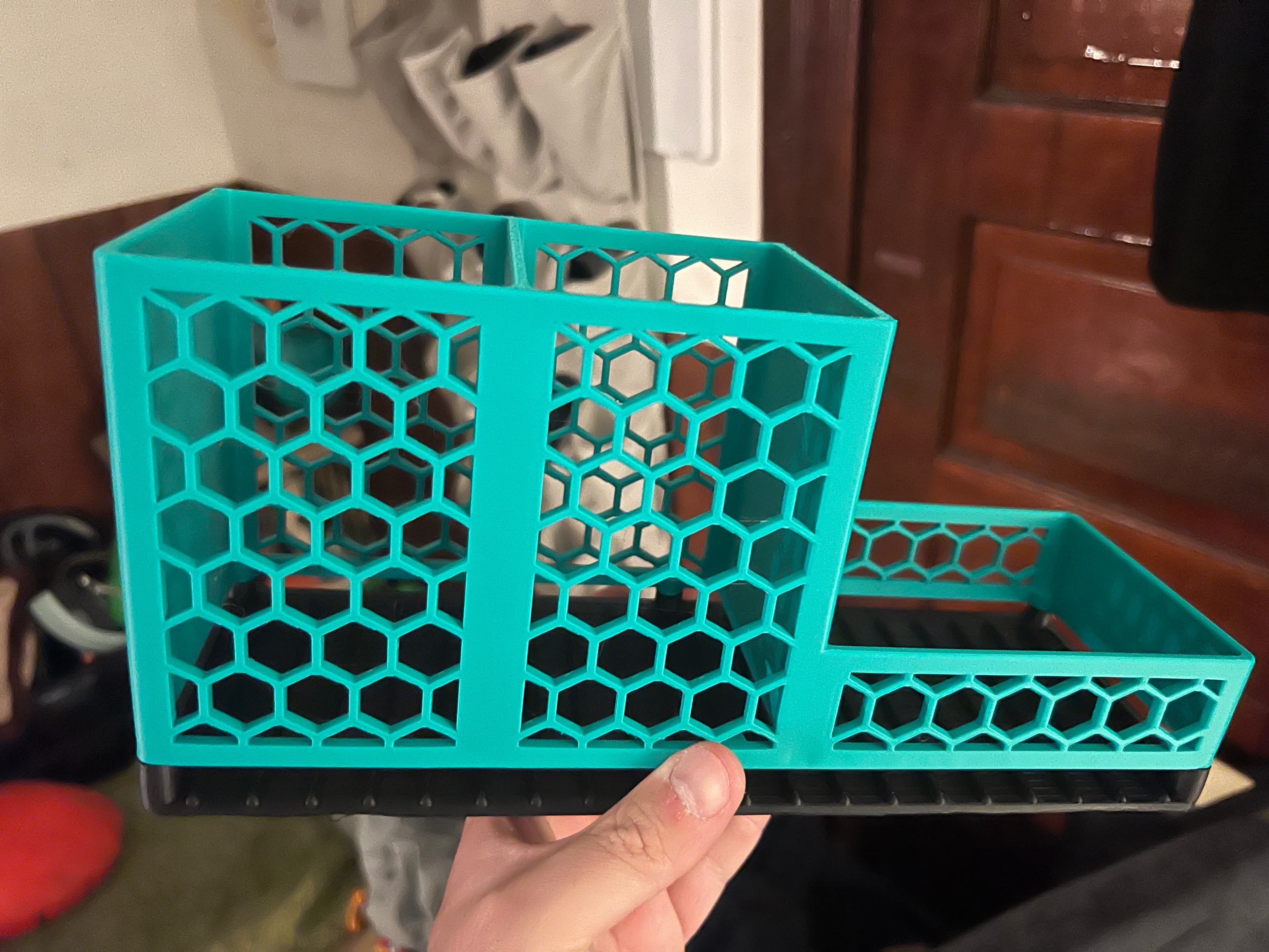 This sink brush organizer turned into quite the adventure. I just wanted something simple for the sink, but printing it on my Qidi Plus 4 revealed a cracked heat break (explaining my constant clogs), plus I ran into corrupted files and messy, fuzzy prints from moist filament—thanks to it being 92°F in LA. On the bright side, it was easy to scale, helped me dial in my slicer settings, and taught me a ton. Came out great in the end. Big thanks to the designer for sharing this — totally worth it!