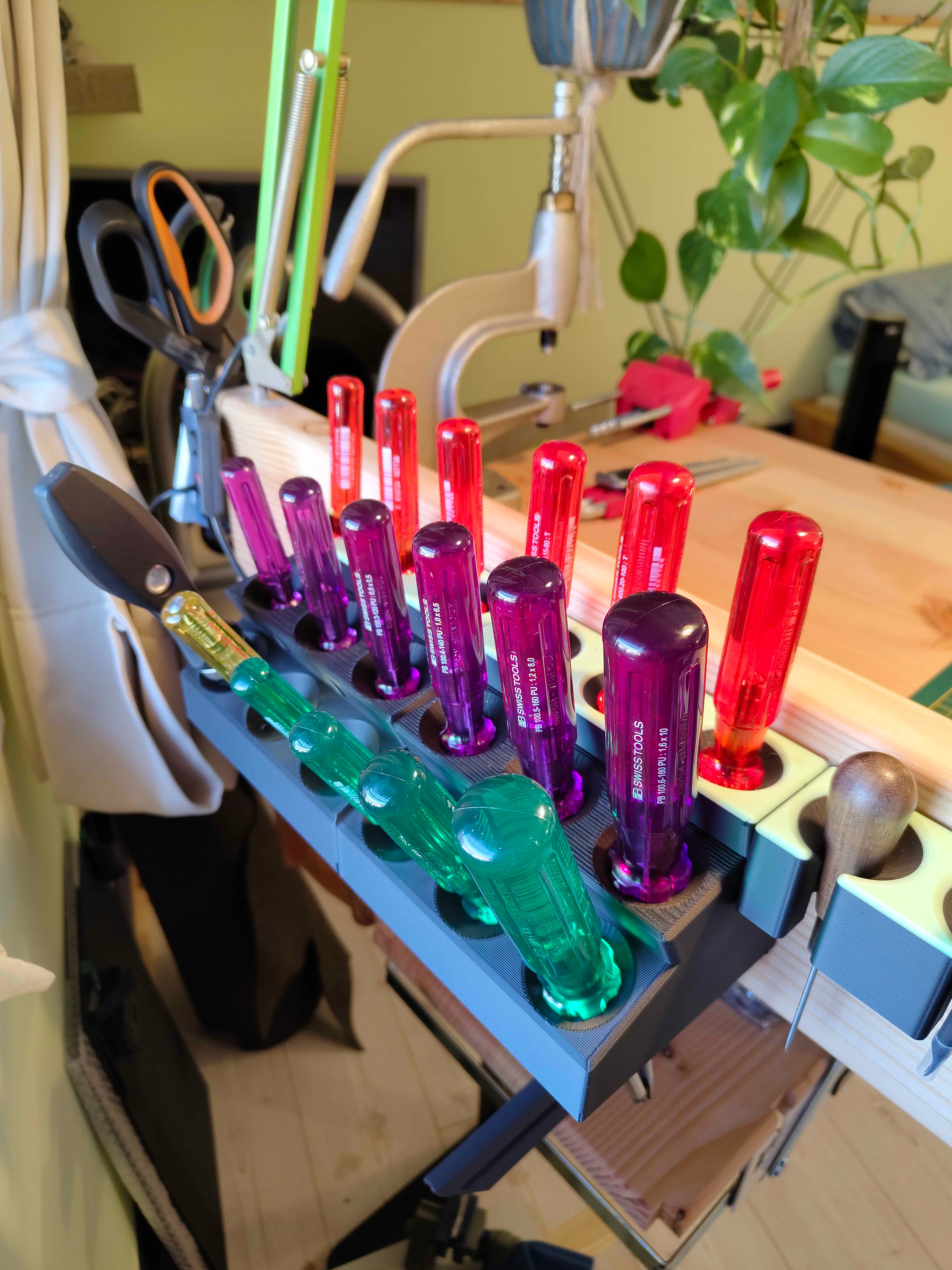 9 ScrewDriver Holder .3mf 3d model