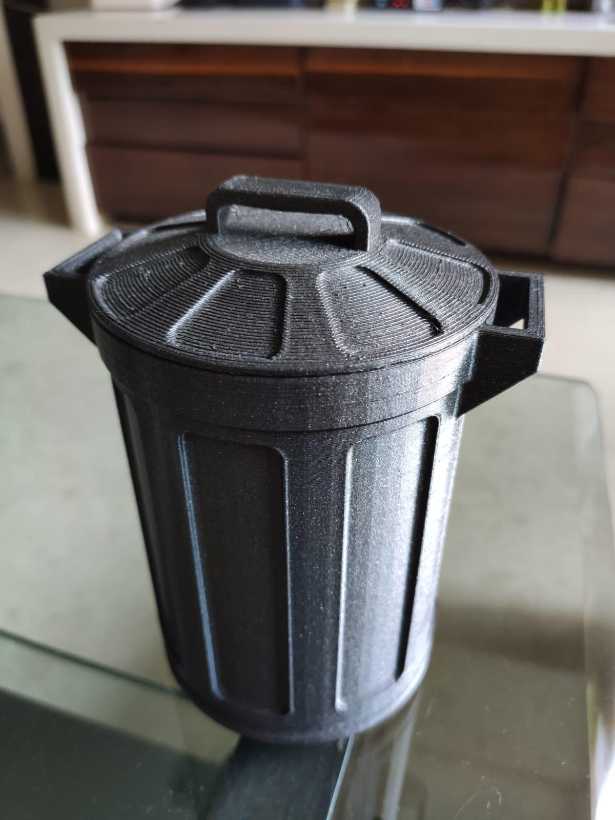 Trashcan with Lid 3d model
