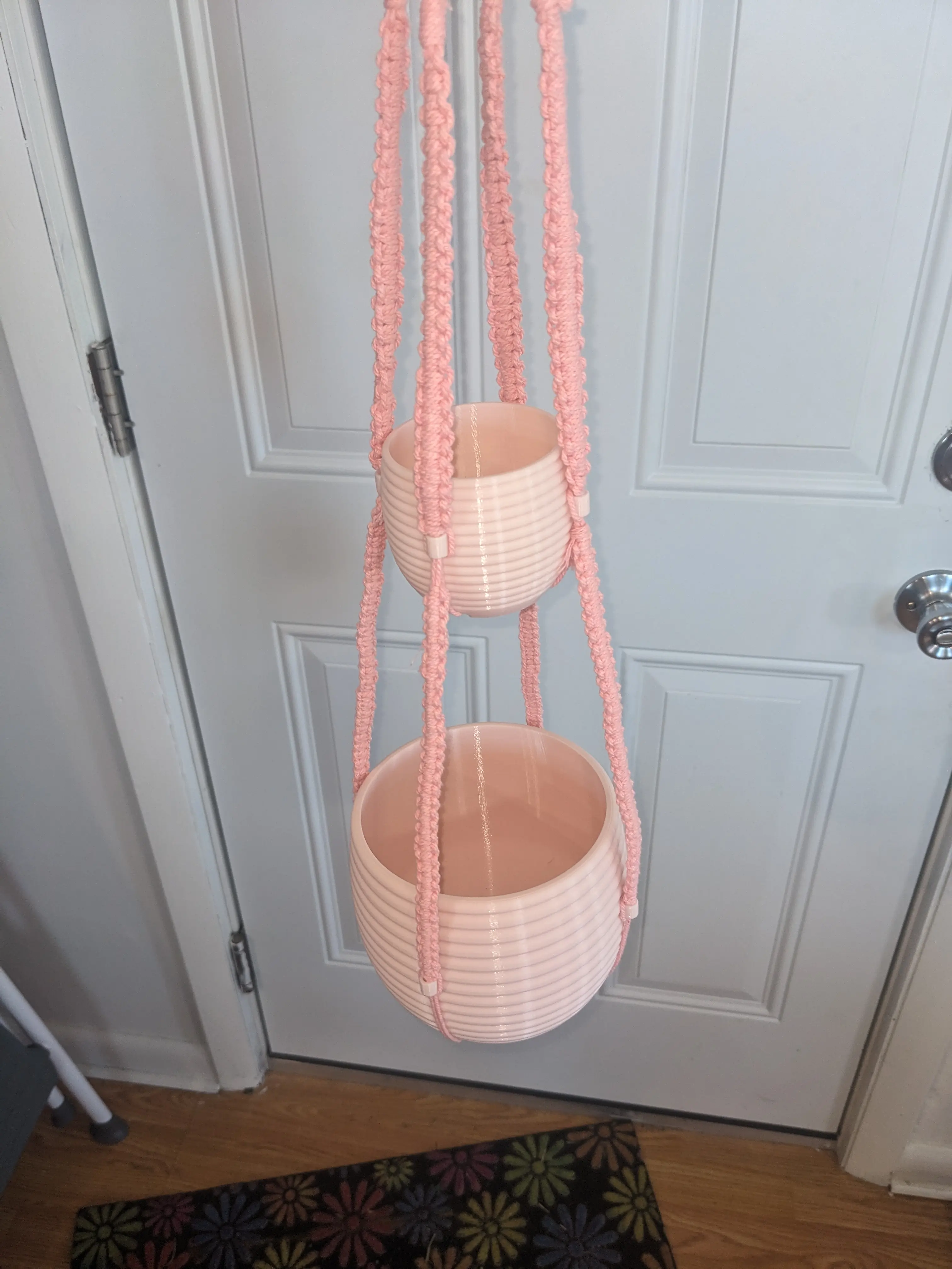 Here's another make of this set, with a pastel pink color