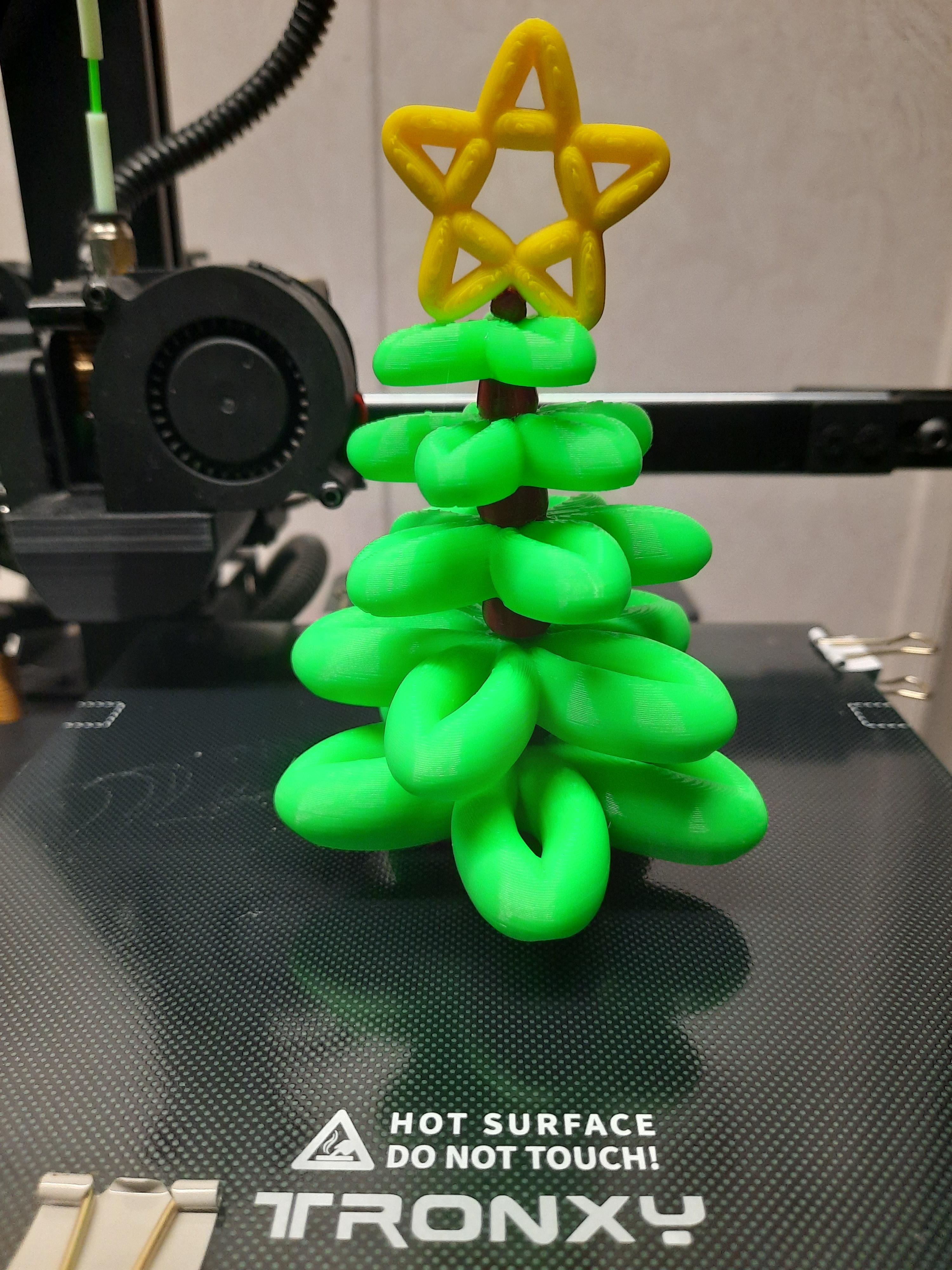 Balloon Christmas Tree - Thanks Chelsea 👋 
I printed it at 48% scale so all the branches would fit in one print on my tiny tronxy crux 1
Thanks for sharing your amazing talent with us 🎄  - 3d model