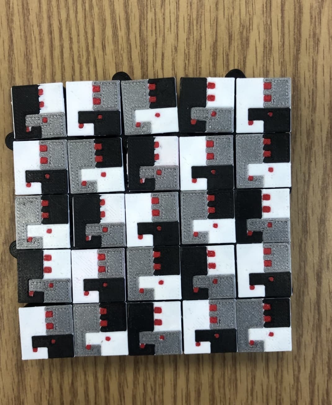 Multipass Multicolor print of a snake tessellation