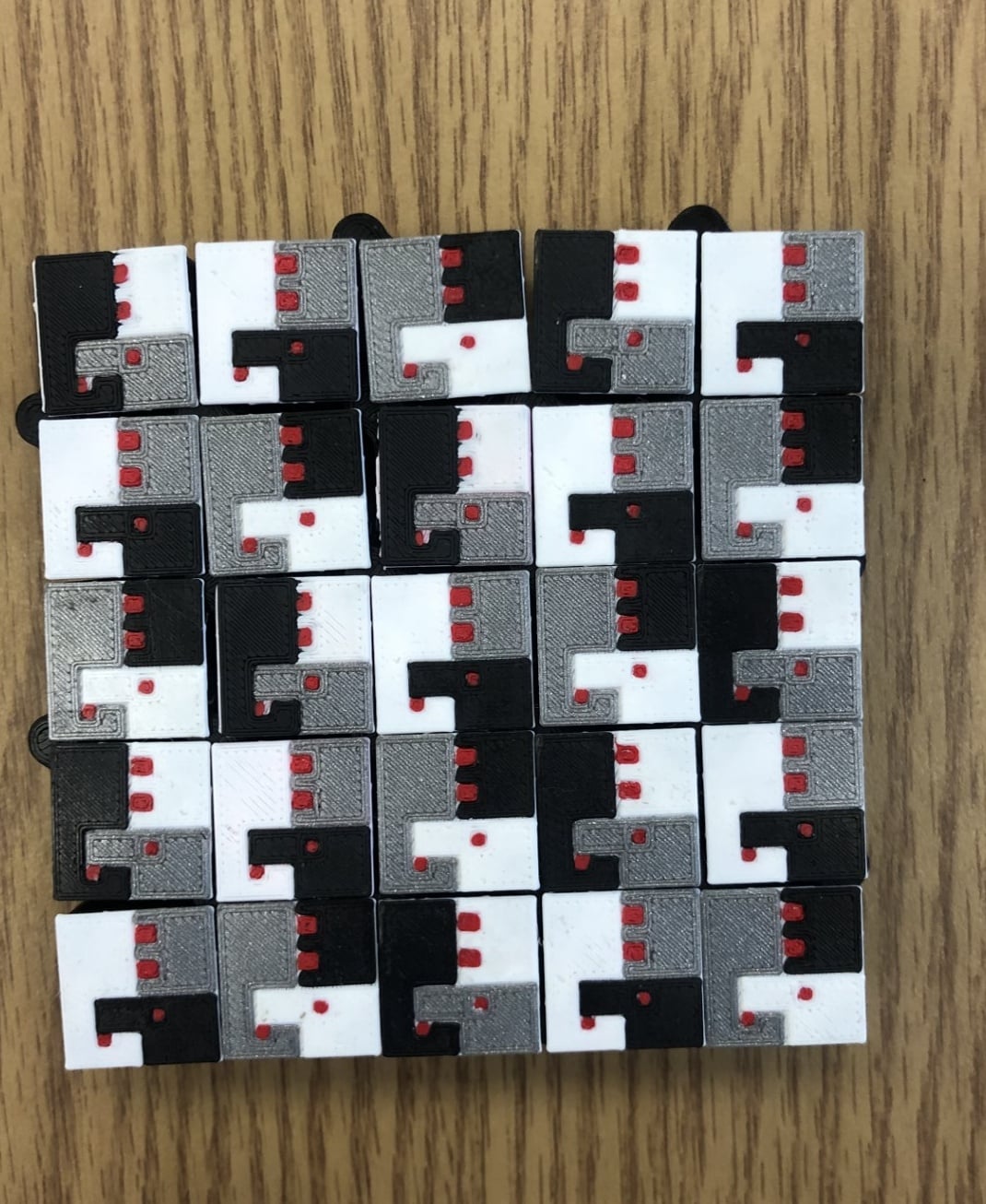 Multipass Multicolor print of a snake tessellation