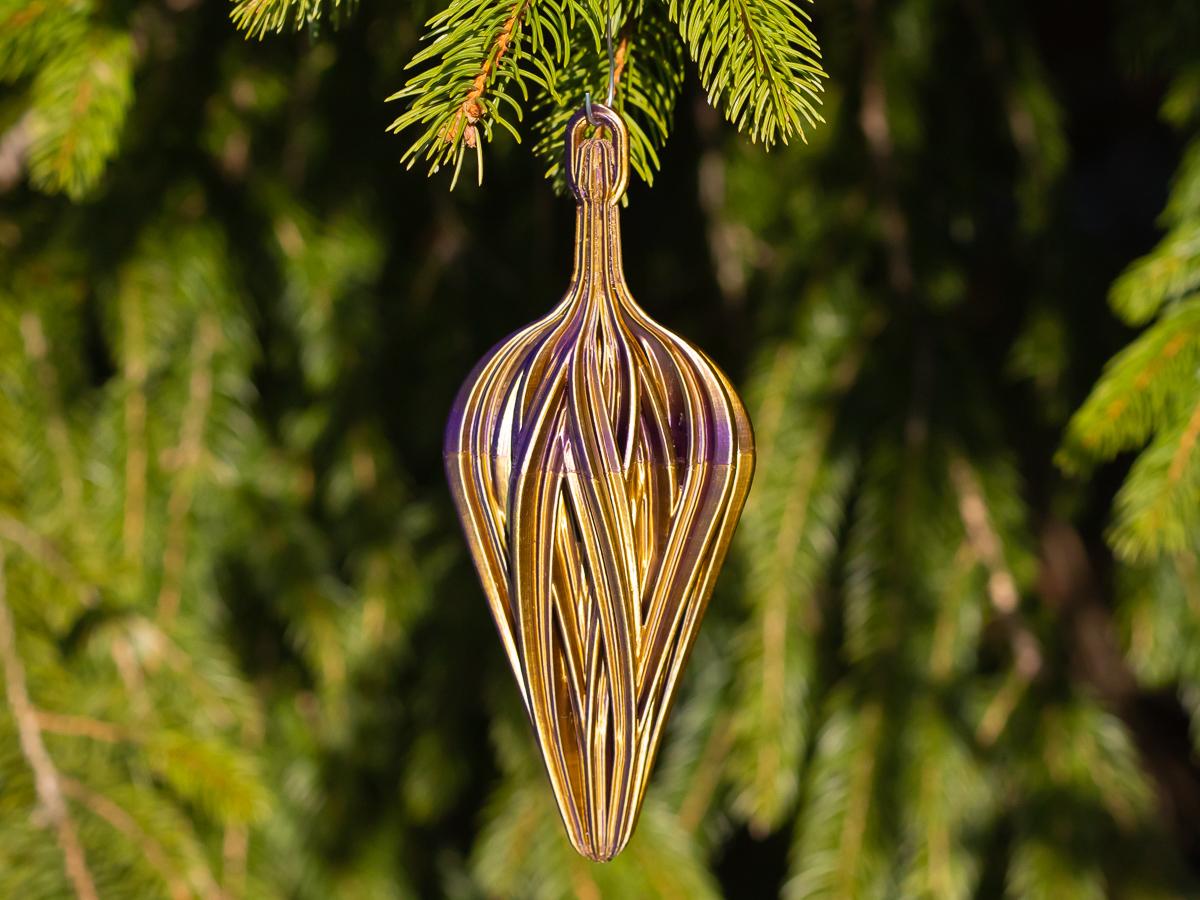 Zigzag Teardrop Christmas Ornament 3d model