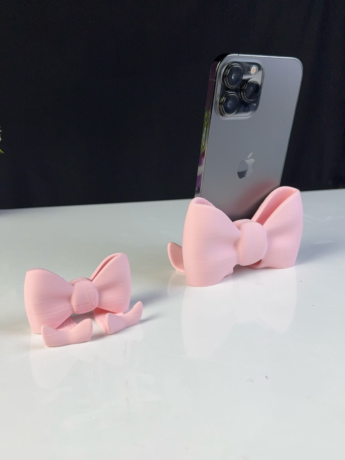 Ribbon Phone Holder 3d model