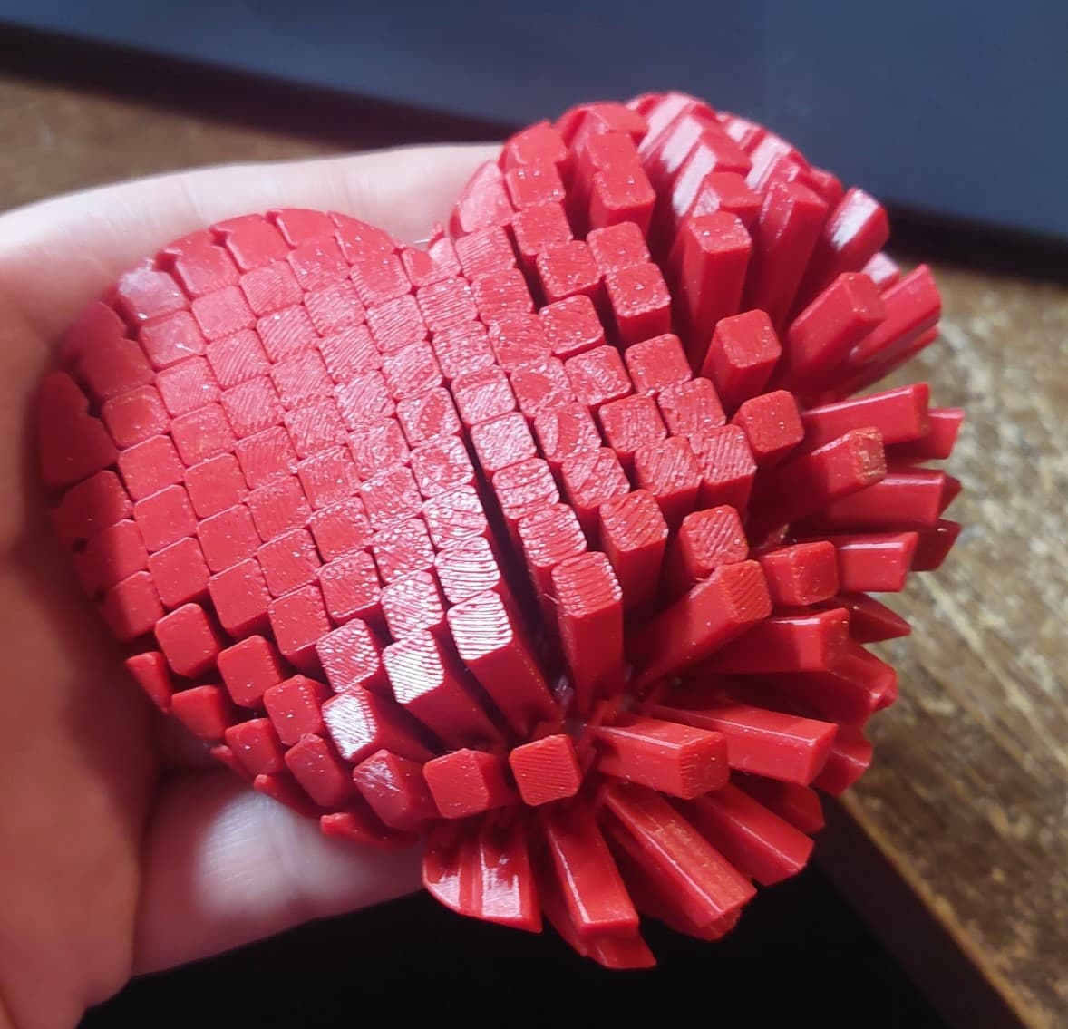 Printed in Ambrosia Galactic Voron red, awesome to fidget with, THANK YOU Bearded printer!!!