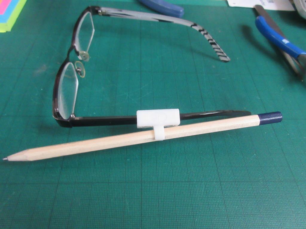Glasses Pencil holder 3d model