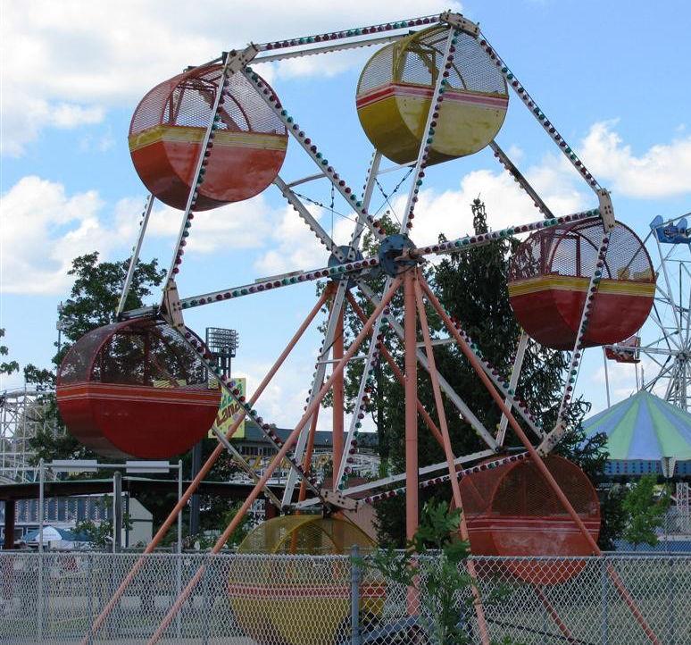 Sampson kiddie Ferris wheel 3d model