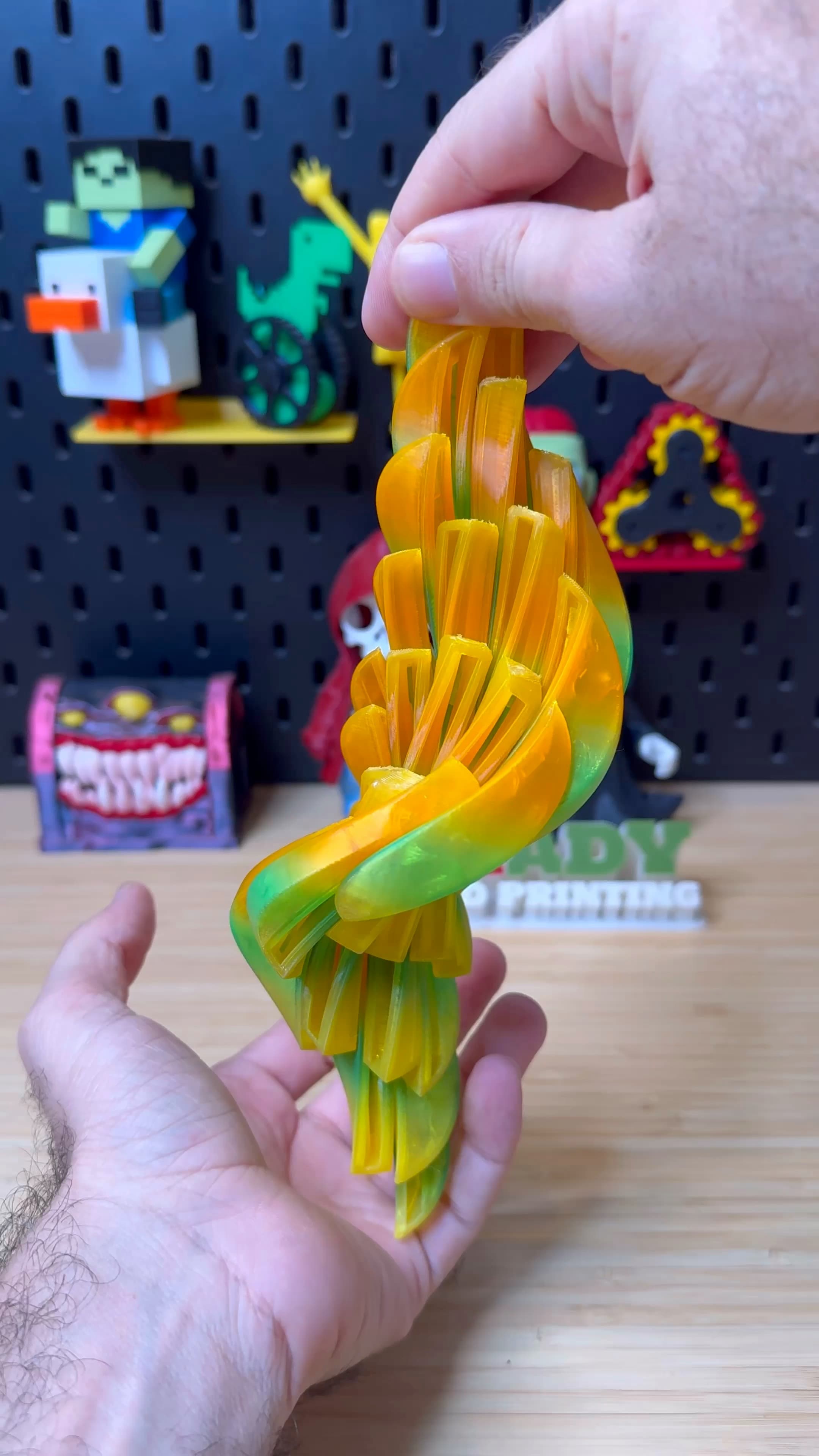 My make https://kady3dprinting.com/model/3d-printed-slime-ball-fidget
