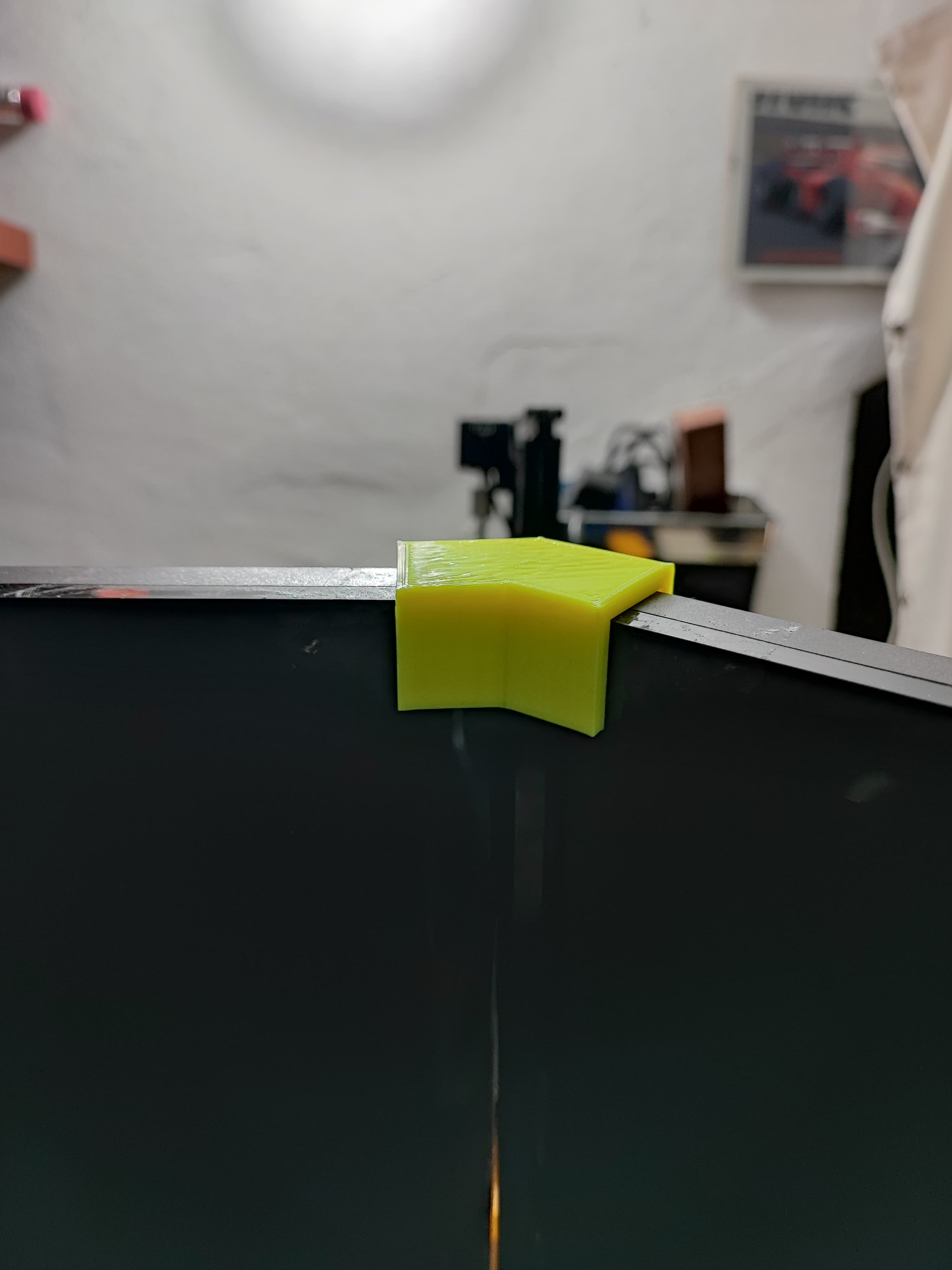 Angolo 50 per monitors 3d model