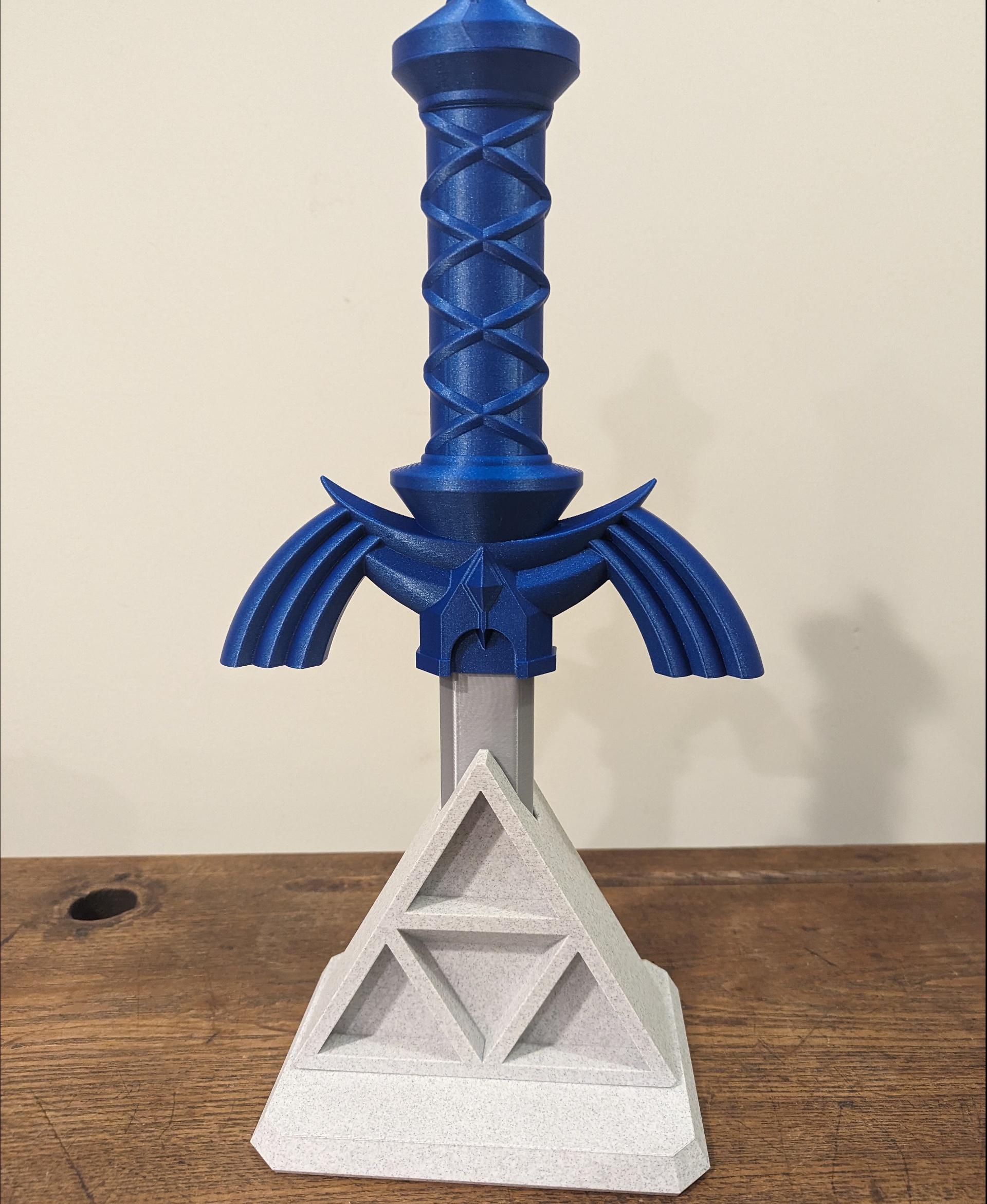 Master Sword Table Stand - Classic:  
#ProtoPasta High Five Blue
#Sliceworx Silk Silver

Prusament Grey Marble  - 3d model